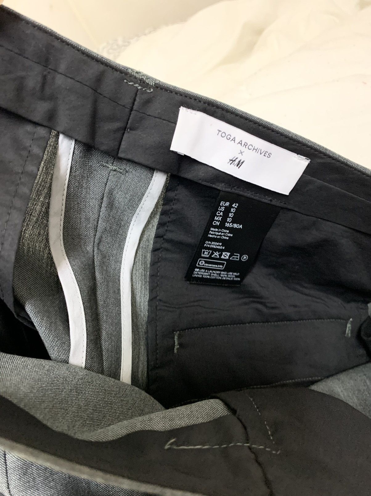 Toga Toga Archives x H&M scarf cut trousers Size 33" - 6 Thumbnail