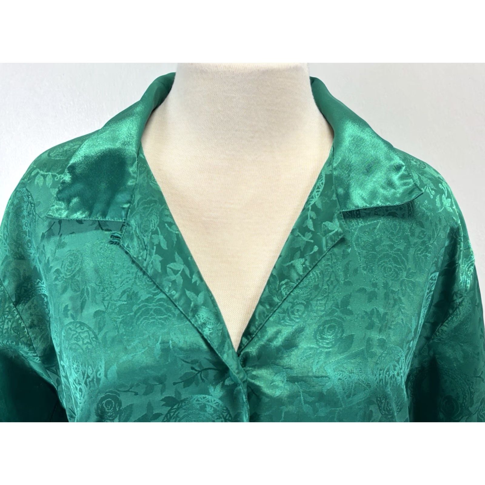 Victoria's Secret Vtg Victoria's Secret 2 Pc Pajamas Size Small Emerald Green Satin Gold Label Embossed Size ONE SIZE - 6 Thumbnail