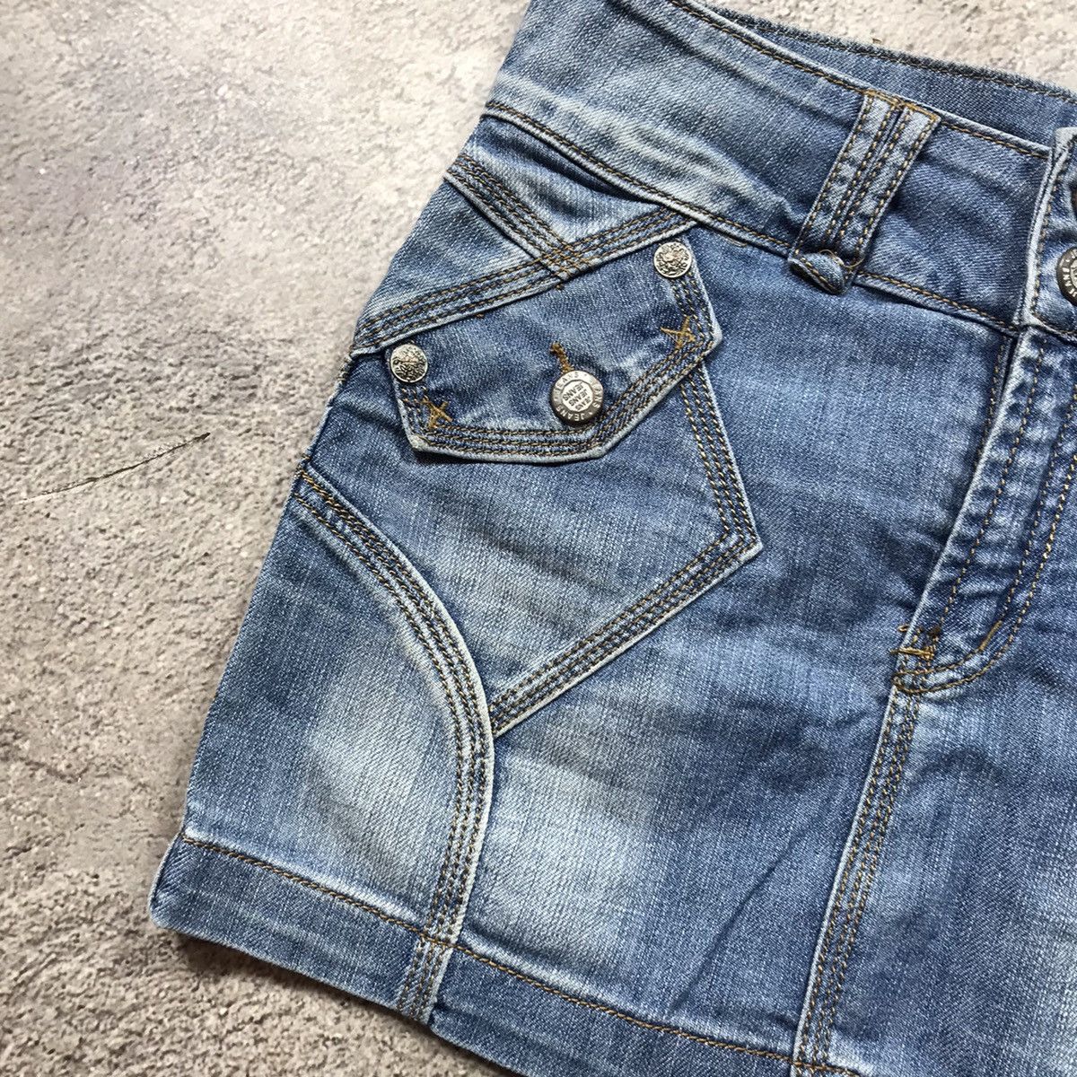 Vintage Vintage Y2K Distressed Mini Skirt Streetwear Japanese Denim Size 27" / US 4 / IT 40 - 2 Thumbnail