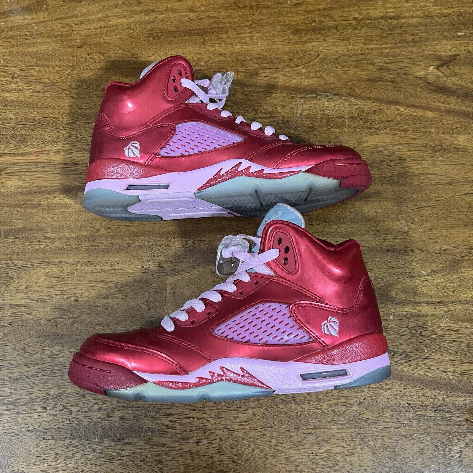 Jordan Brand Size 5.5Y, 7 in Women’s- Jordan 5 Retro 2013 Valentines Day Size US 7 / IT 37 - 2 Thumbnail