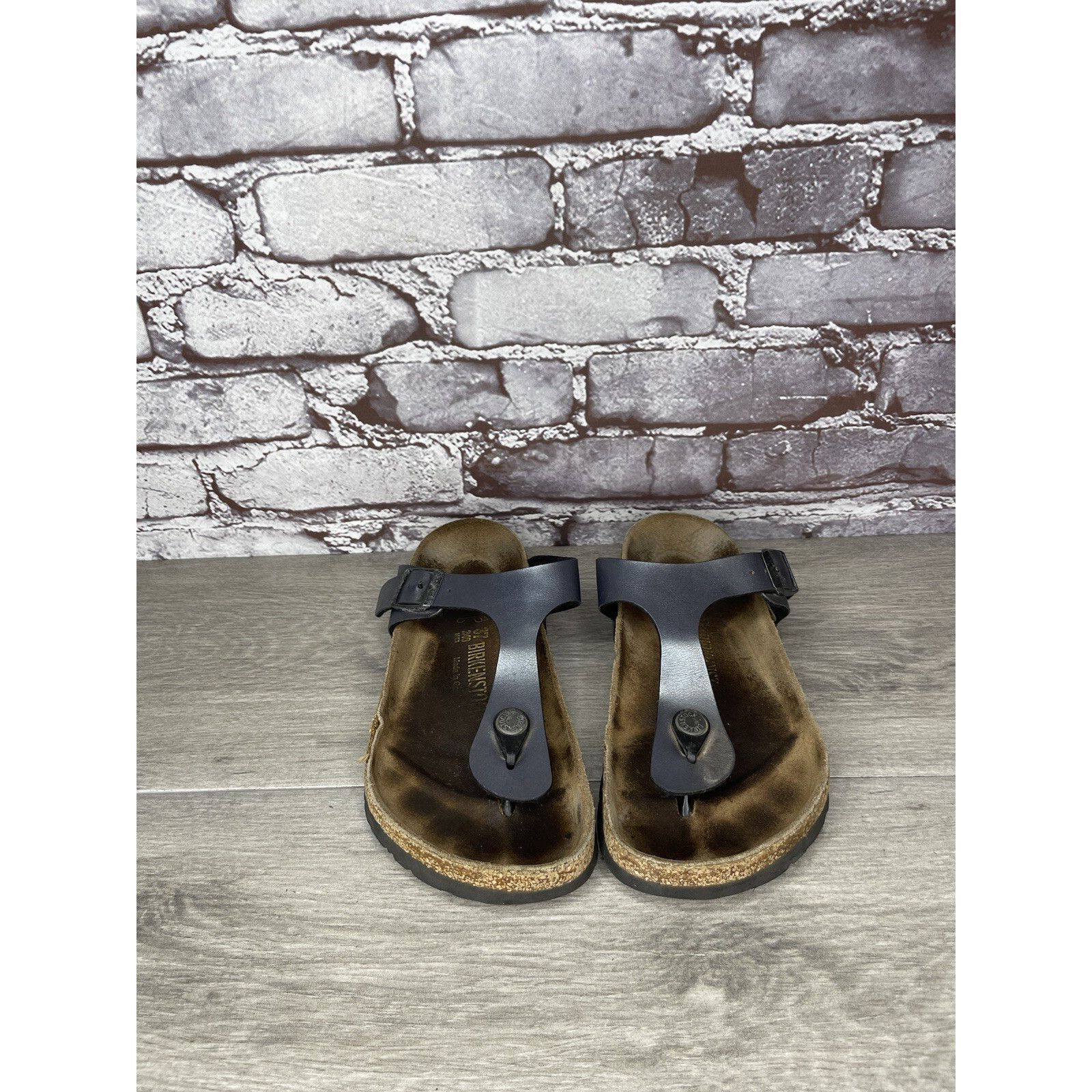 Birkenstock Birkenstock Gizeh Metallic Blue Leather Strap Sandals Women Size US 6 / IT 36 - 14 Thumbnail