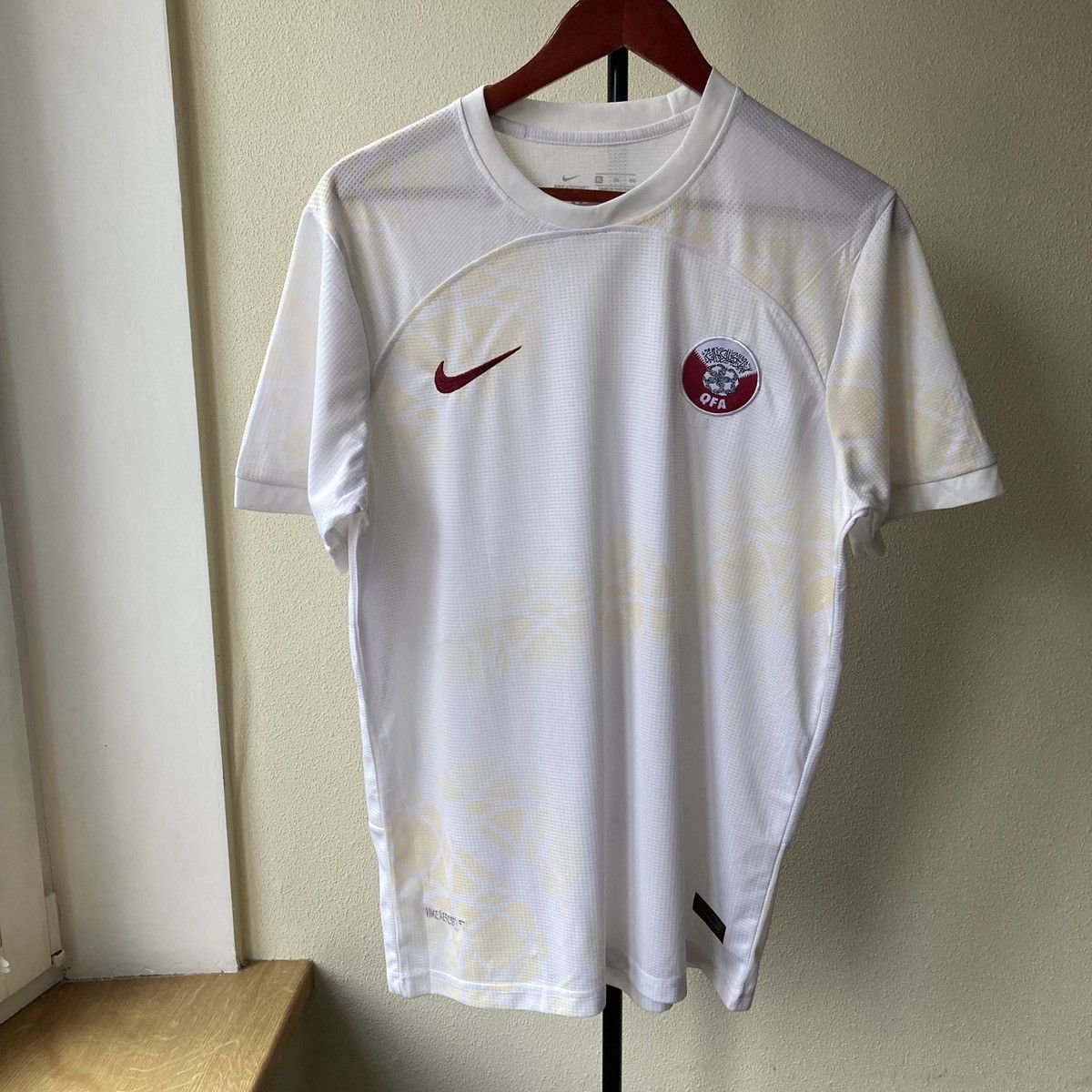 Vintage Qatar Jersey Retro Tee Blokcore Style Streetwear Y2k Size US XL / EU 56 / 4 - 1 Thumbnail