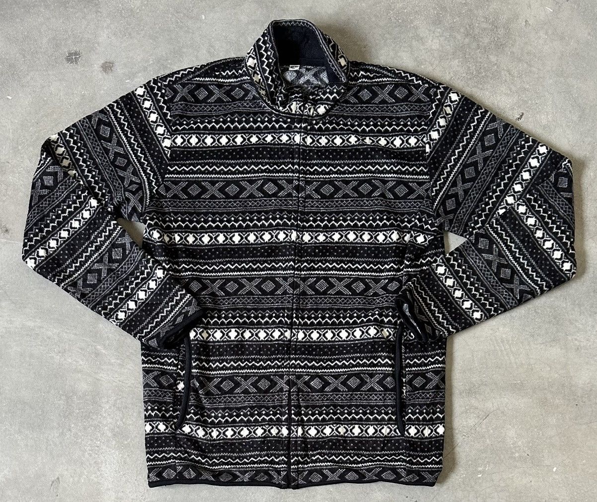 Uniqlo UNIQLO AZTEC MOTIVE NATIVE FLEECE SWEATER Size US M / EU 48-50 / 2 - 1 Thumbnail