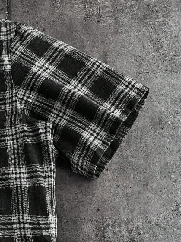Japanese Brand Black and White Checkered Patchwork Shirt with Curved Design Size US M / EU 48-50 / 2 - 4 Thumbnail