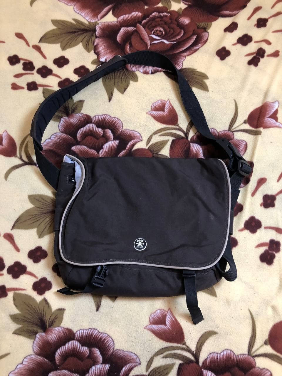 Crumpler Crumpler Laptop Bag with Insert & Shoulder Strap | Grailed