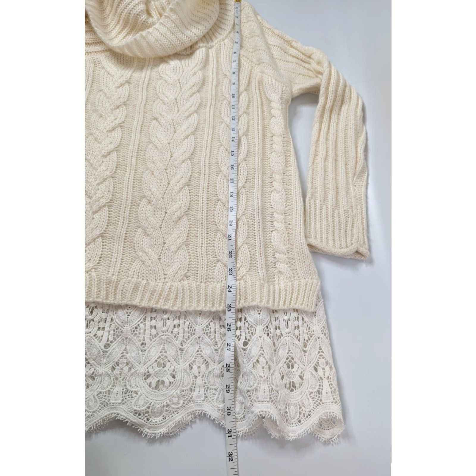 Vintage VINTAGE Knox Rose Cream Cable Knit Off the Shoulder Lace Trim Cowl Women Sweater Large Size L / US 10 / IT 46 - 6 Thumbnail