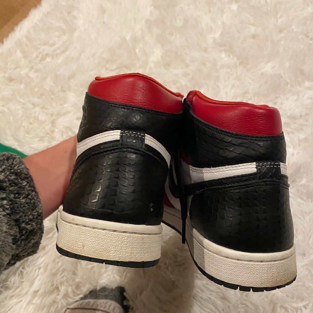 Nike Nike Air Jordan 1 Retro High Satin Snake Chicago (W) – Size Size US 7.5 / IT 37.5 - 5 Thumbnail