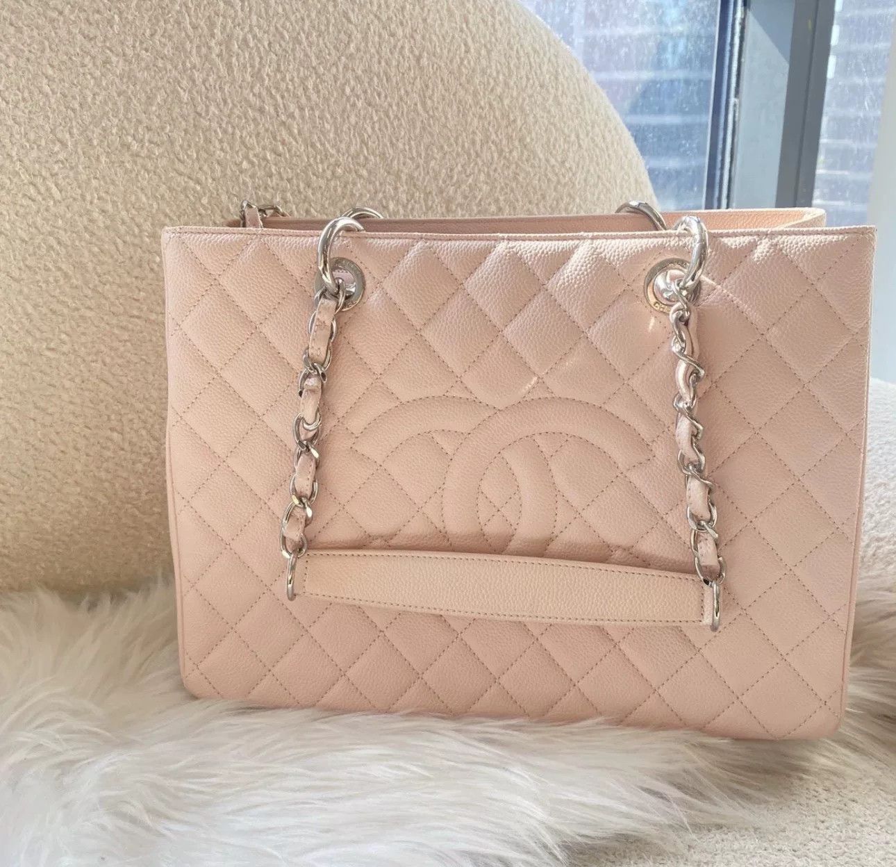 Chanel Pre-loved Bag Very good condition Size ONE SIZE - 1 Thumbnail