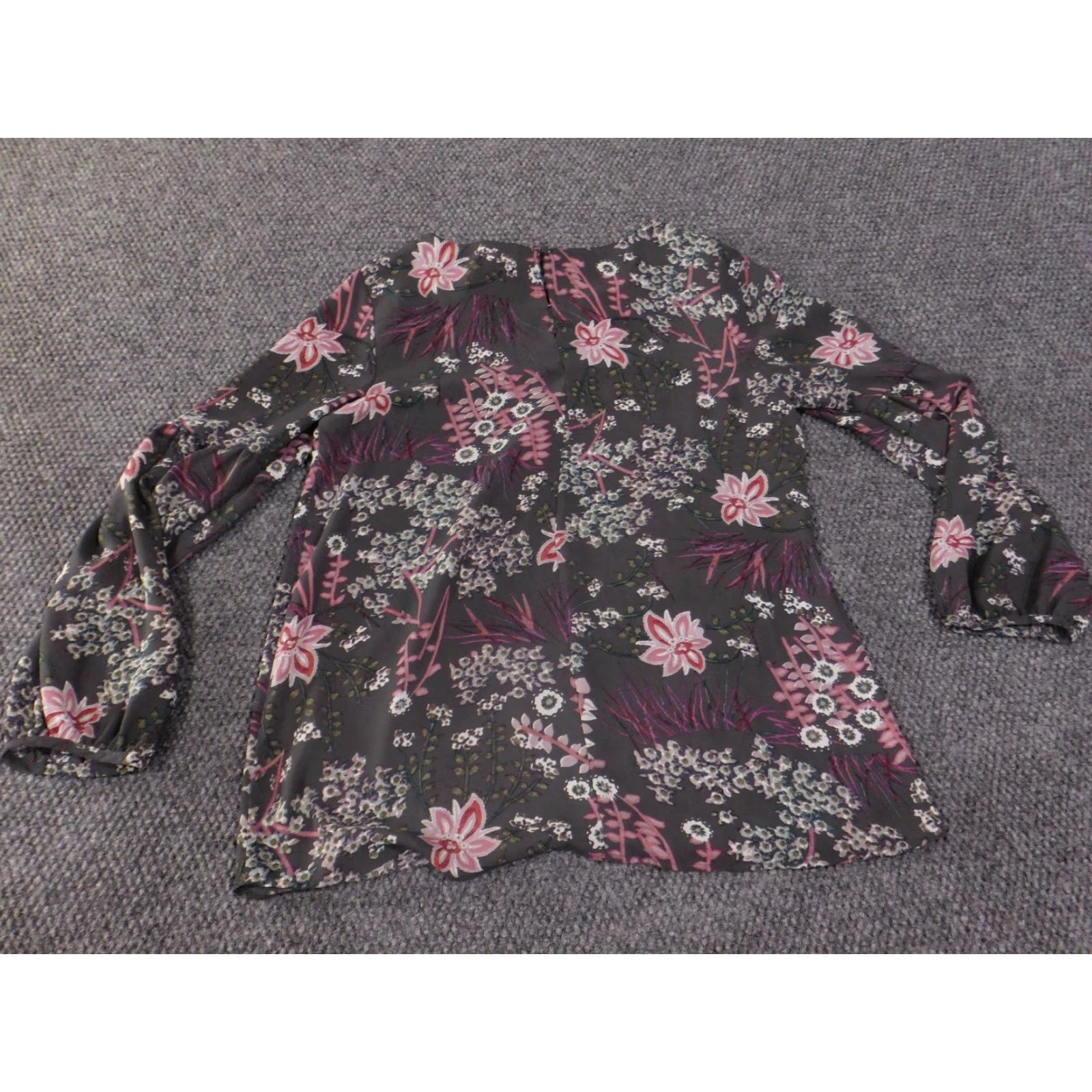 Loft LOFT Blouse Womens Medium Gray Floral Long Sleeve Lightweight Casual Shirt Camisole Lightweight Regular SS Rounds Size M / US 6-8 / IT 42-44 - 7 Thumbnail