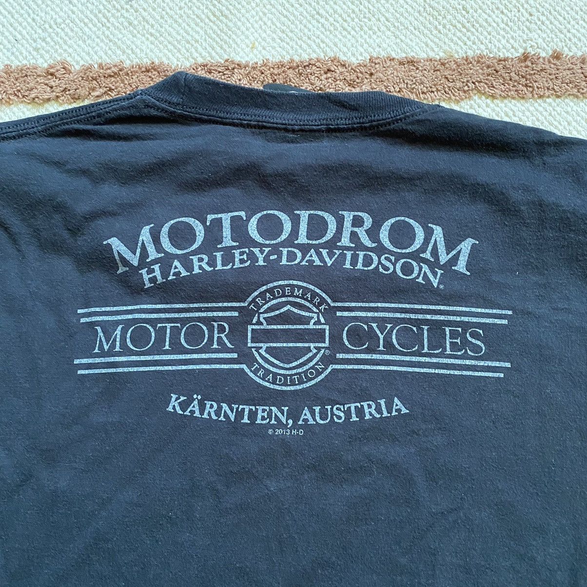 Harley Davidson HARLEY DAVIDSON Y2K GIRL WITH BIKE HANES T SHIRT Size US XL / EU 56 / 4 - 4 Thumbnail