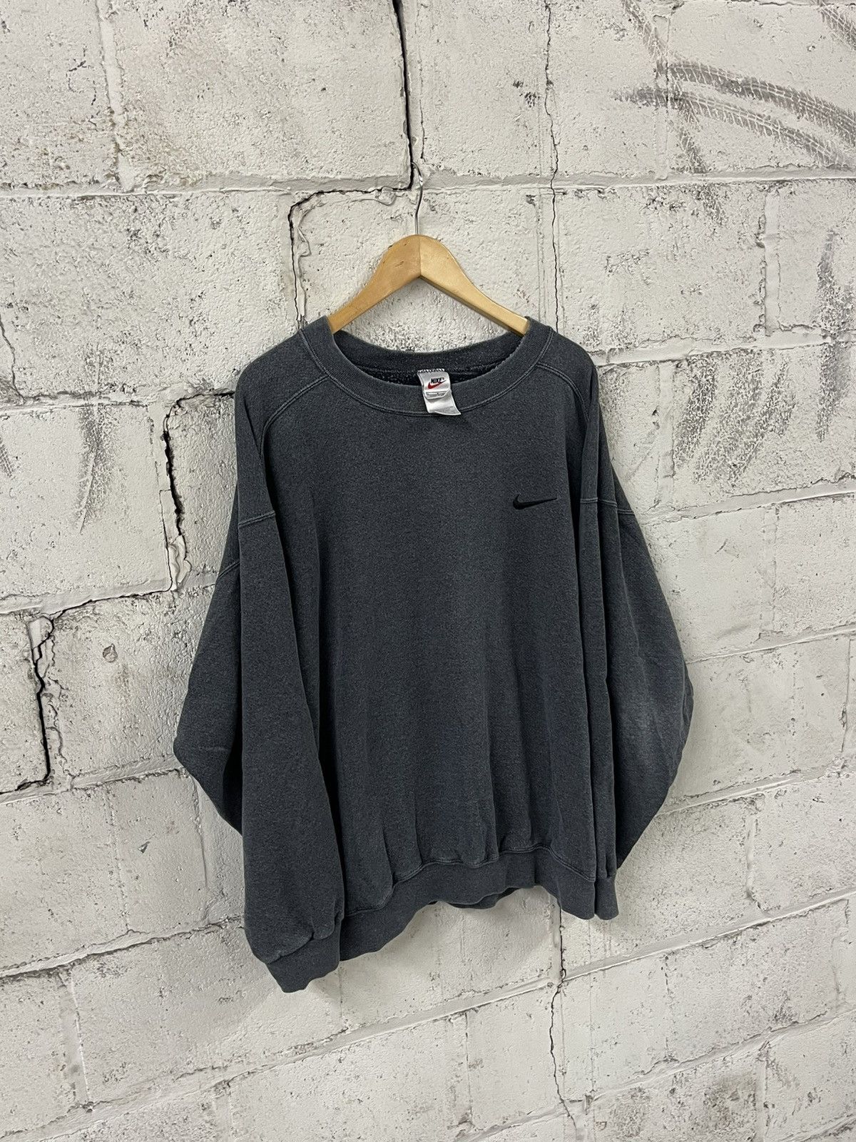 Nike Nike 90s rare sun faded gray vintage crewneck hype boxy Size US L / EU 52-54 / 3 - 5 Thumbnail