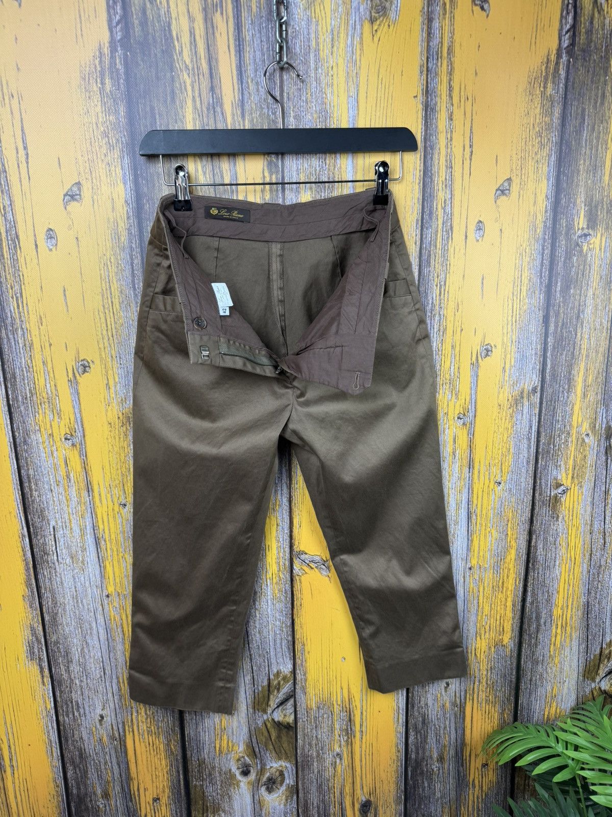 Loro Piana Capri Loro Piana Vintage with buttons at the bottom Size 28" / US 6 / IT 42 - 1 Thumbnail