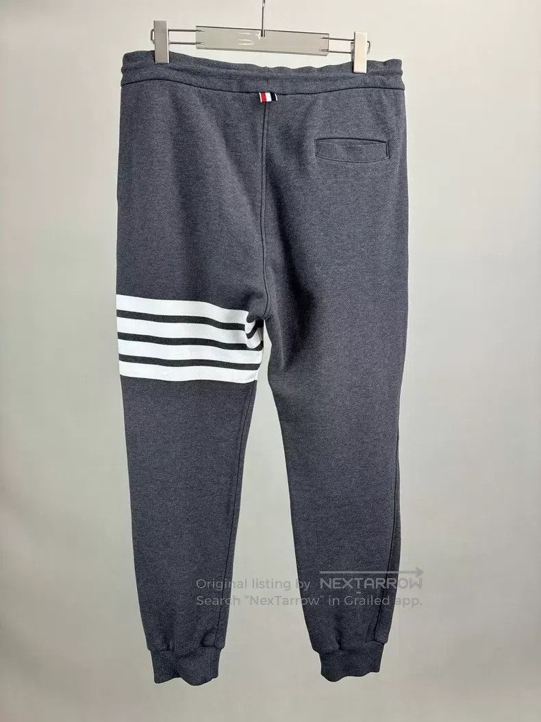 Thom Browne Thom Browne size 4 Four-stripe gray sweatpants Size US 31 - 2 Thumbnail