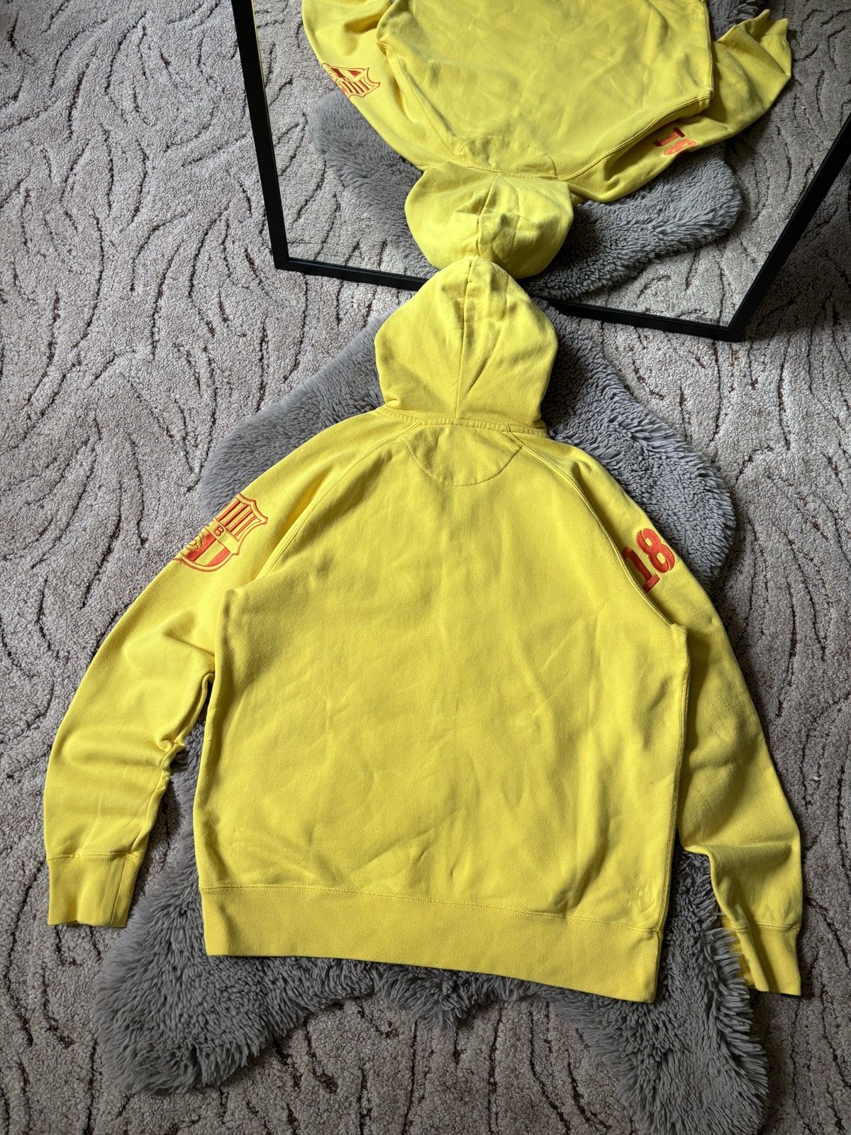 Japanese Brand × Nike × Vintage Nike Vintage FCB Barcelona Big Logo Y2K zip hoodie Size US L / EU 52-54 / 3 - 2 Thumbnail