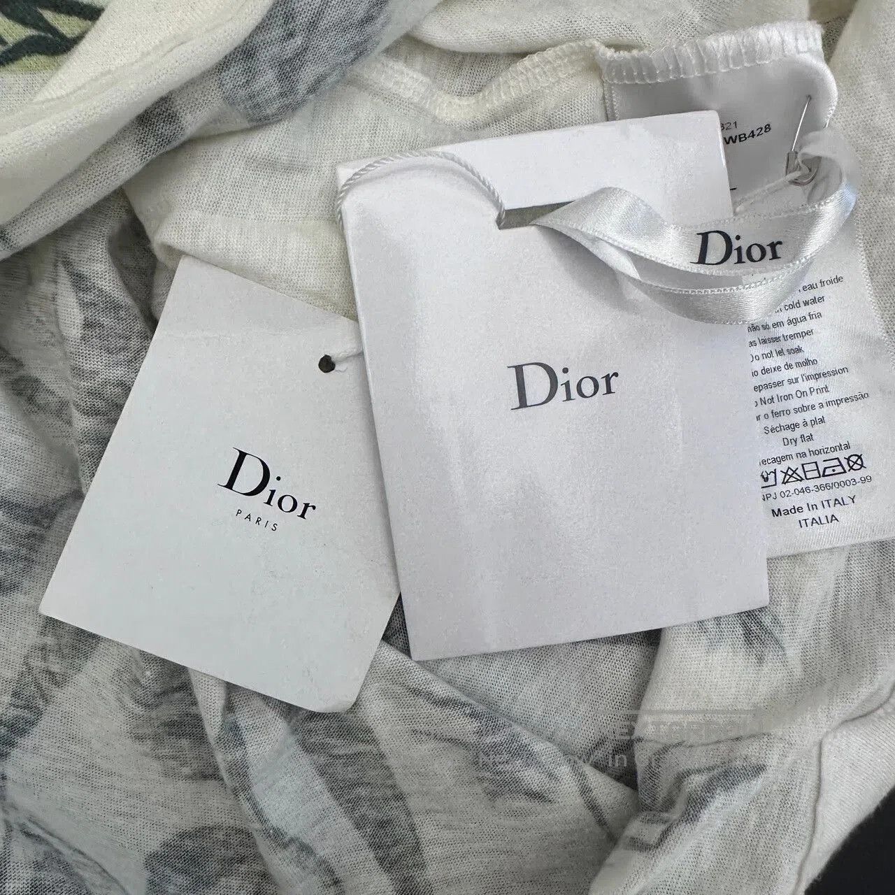 Dior dior floral print t-shirt size l. Size US L / EU 52-54 / 3 - 7 Thumbnail