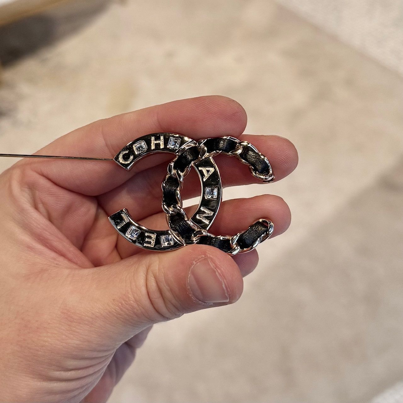 Chanel Chanel 2019 Crystal Chain Logo Gold CC Brooch Size ONE SIZE - 8 Thumbnail