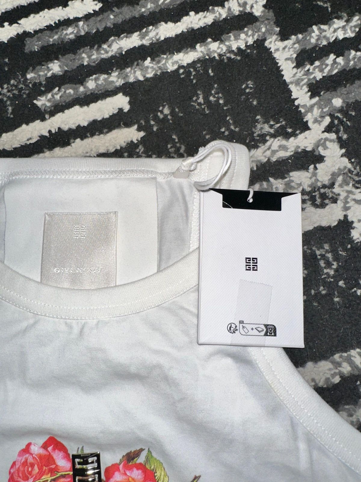 Givenchy GIVENCHY CROPPED TANK TOP IN COTTON WITH 4G AND ROSES PRINT Size S / US 4 / IT 40 - 3 Thumbnail