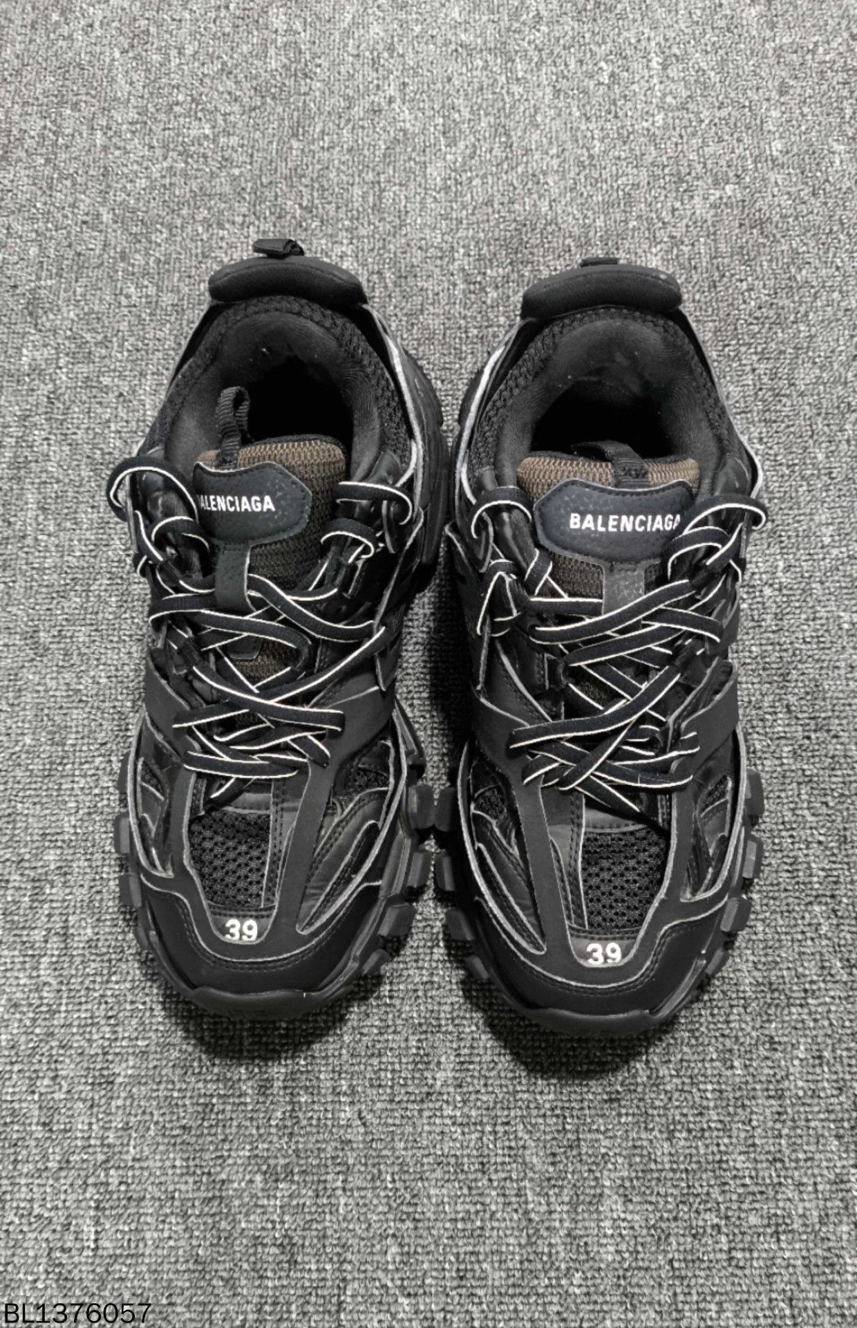 Balenciaga Balenciaga Classic Track Dad Sneakers 98 New 39 Size US 8 / IT 38 - 2 Thumbnail