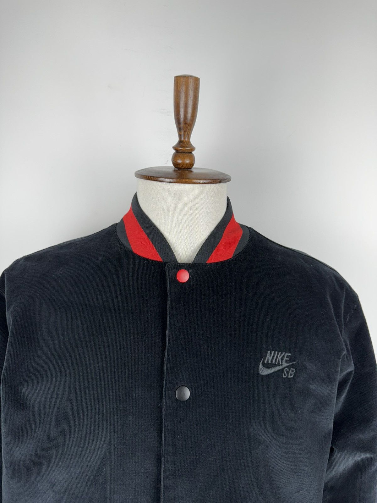 Nike NIKE SB Corduroy Bomber Black/University Red Men’s Size XL Size US XL / EU 56 / 4 - 2 Thumbnail