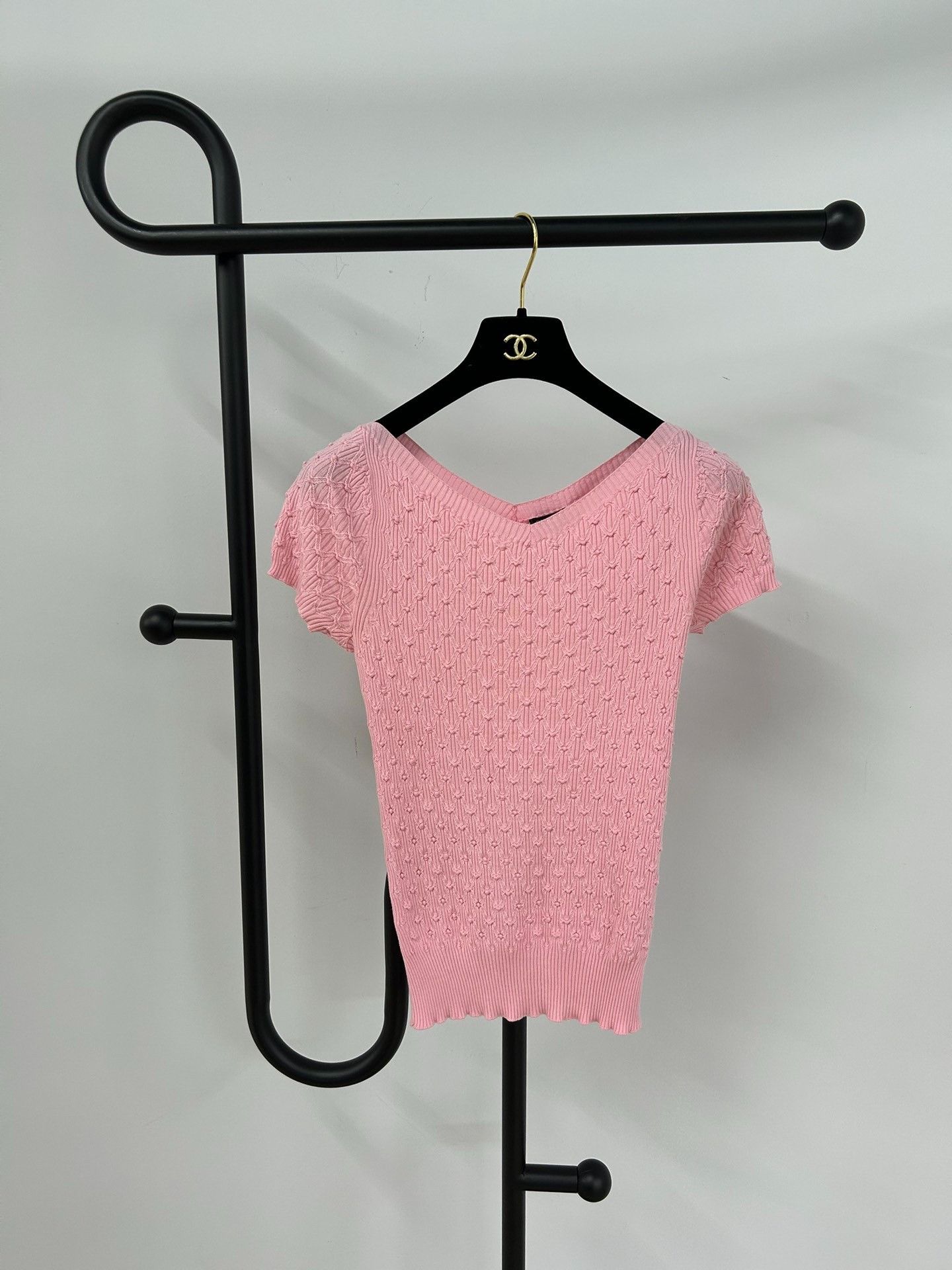 Chanel Chanel V-Neck Knit Short Sleeve Size S / US 4 / IT 40 - 1 Thumbnail