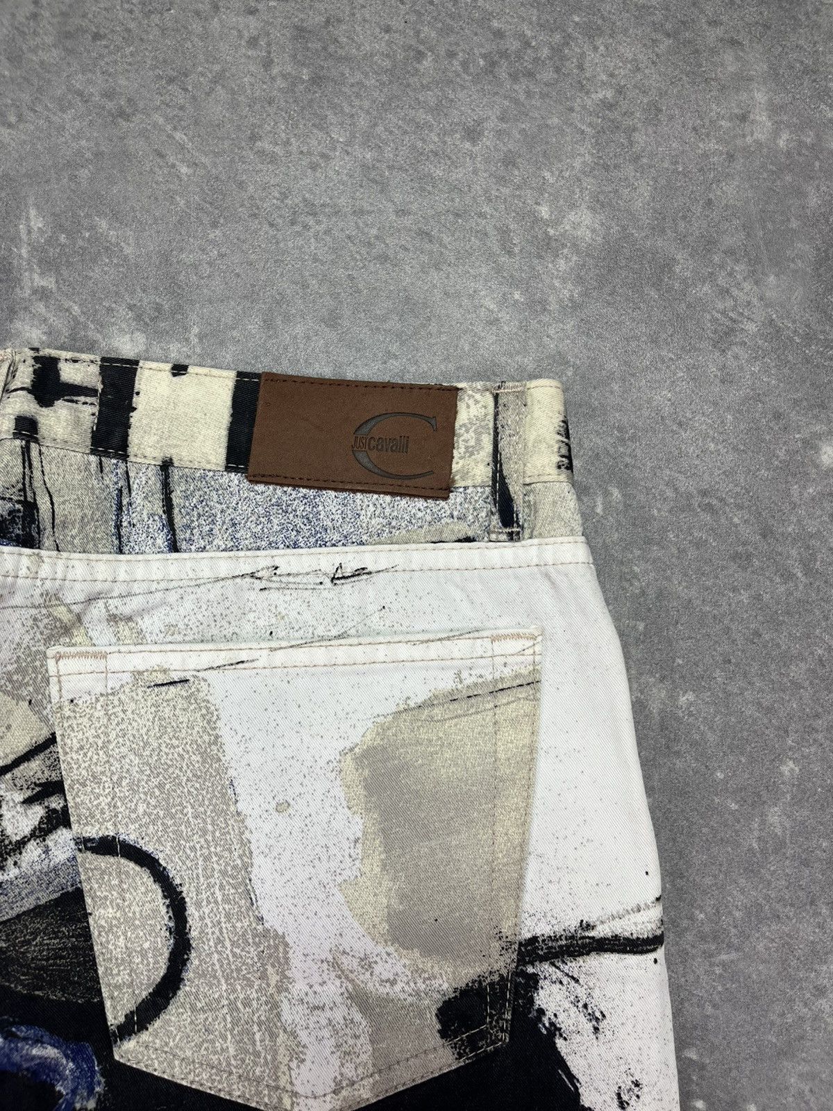 Just Cavalli 00s Just Cavalli Napoleon Parody Cropped Jeans 30 31 Size US 31 - 17 Thumbnail