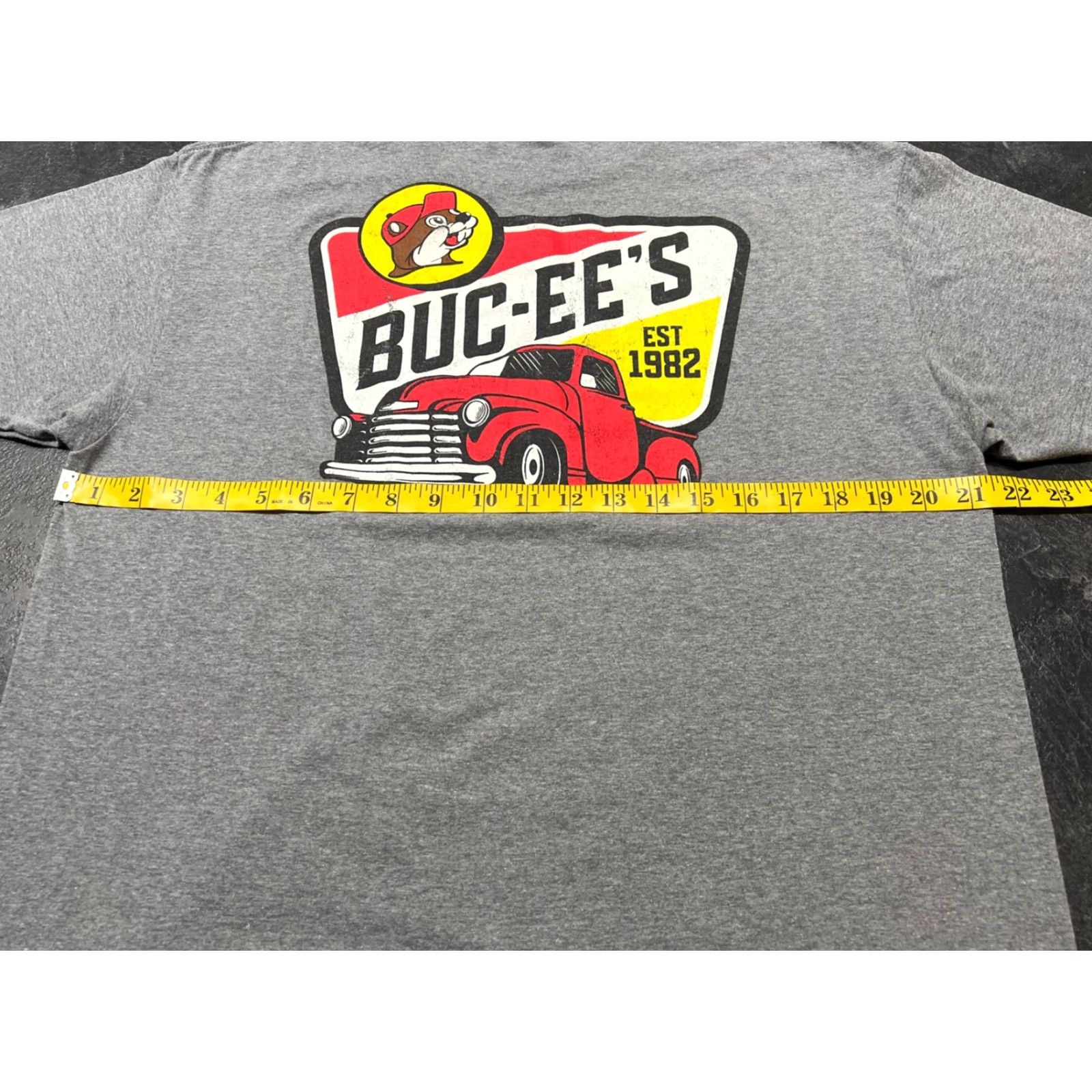 Vintage Buc-ee's Gray Truck Graphic Short Sleeve Crew Neck Shirt Mens Large Novelty T-Shirt Size US L / EU 52-54 / 3 - 3 Thumbnail