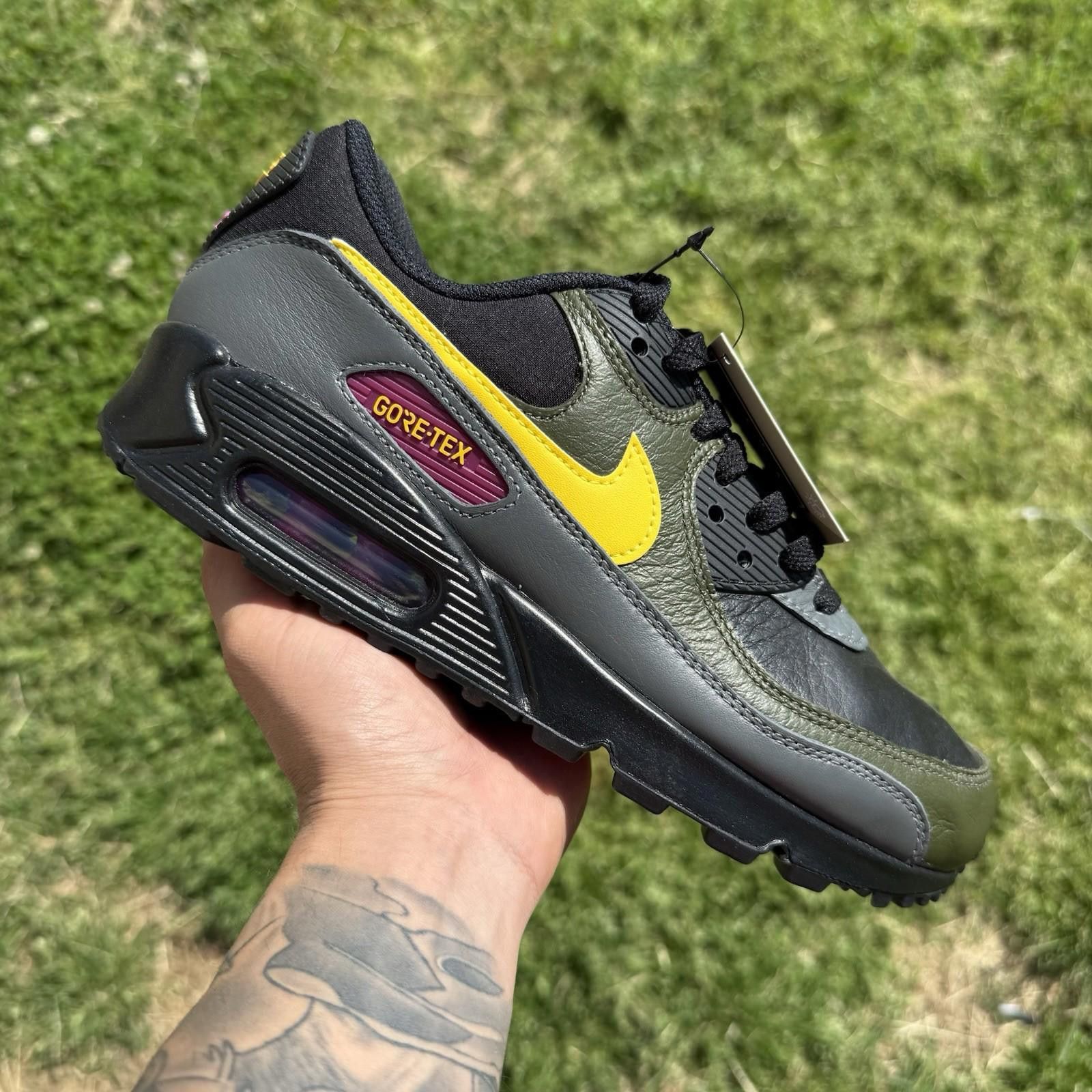 Nike NikenAir Max 90 Gore-Tex GTX Black Tour Yellow Khaki 6.5 Men Size US 6.5 / EU 39-40 - 1 Thumbnail