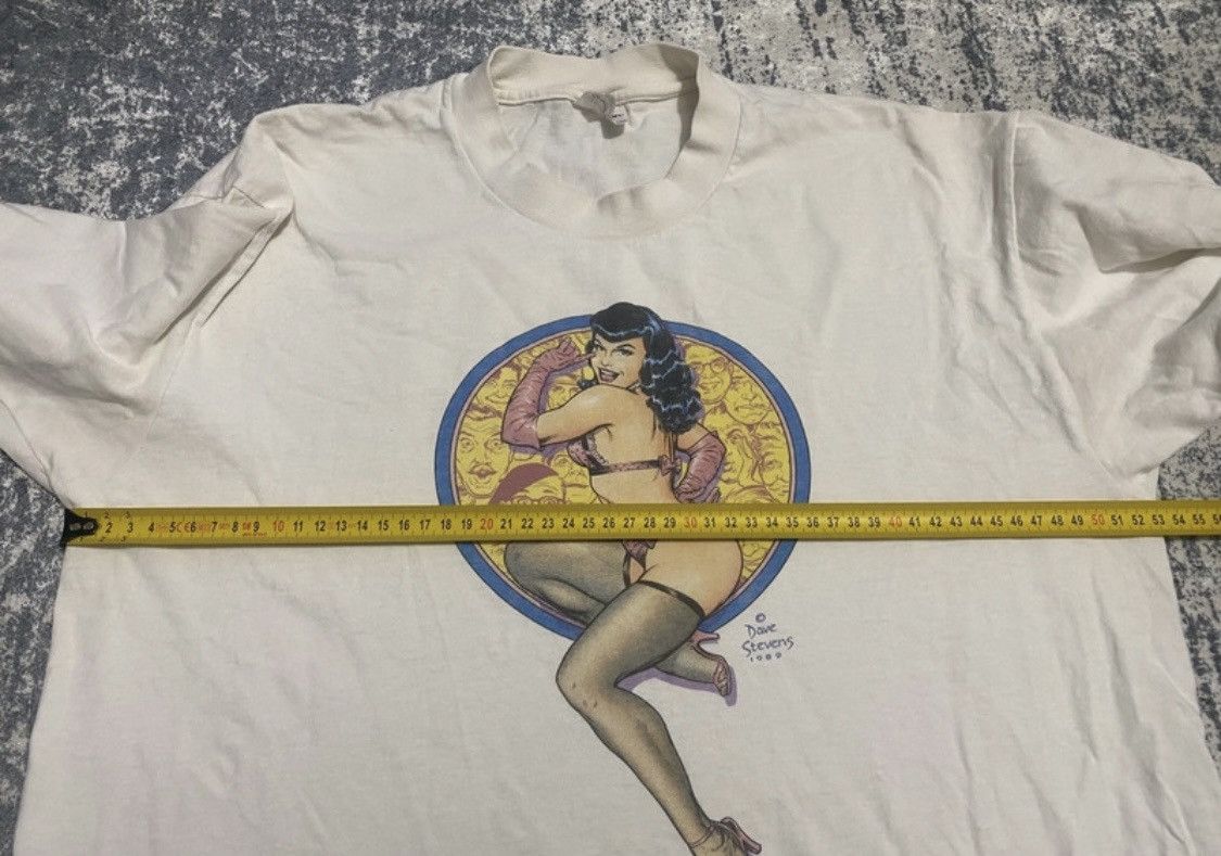 Vintage Vintage raphitti rare portreit dave stevens bettie page 80s Size US L / EU 52-54 / 3 - 15 Thumbnail