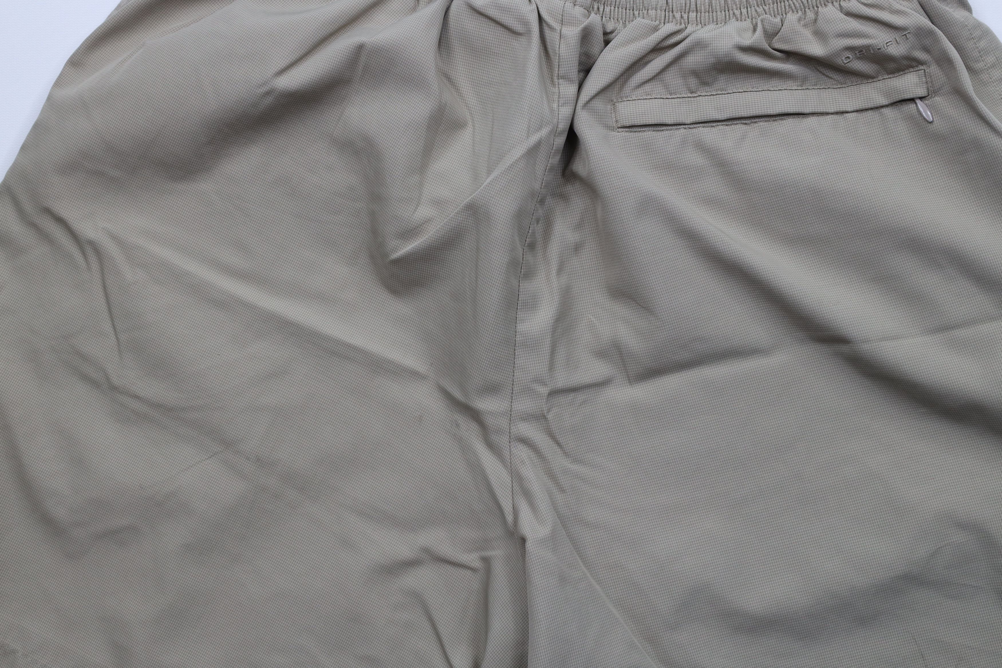 Nike × Vintage Vintage Nike Challenge Court Mini Swoosh Tennis Shorts Beige Size US 34 / EU 50 - 10 Thumbnail