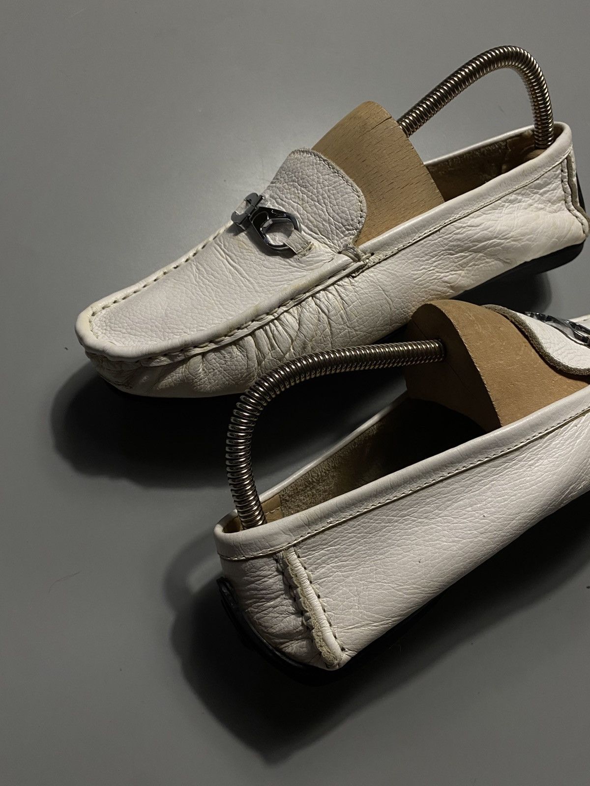 Salvatore Ferragamo Salvatore Ferragamo white leather loafers shoes Size US 9 / IT 39 - 5 Thumbnail
