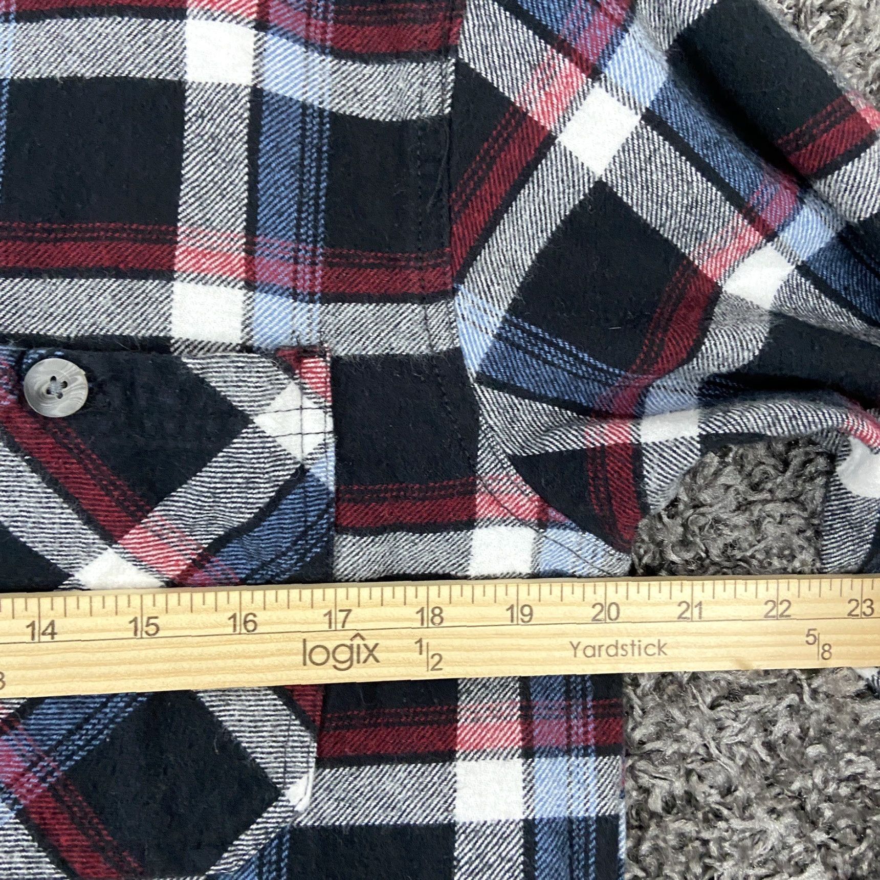 Vintage VINTAGE Americanware Flannel Red Plaid Shirt Men M Long Sleeve Button-Up (Red) Mens Medium Plaid Flannel Shirt Size US M / EU 48-50 / 2 - 7 Thumbnail