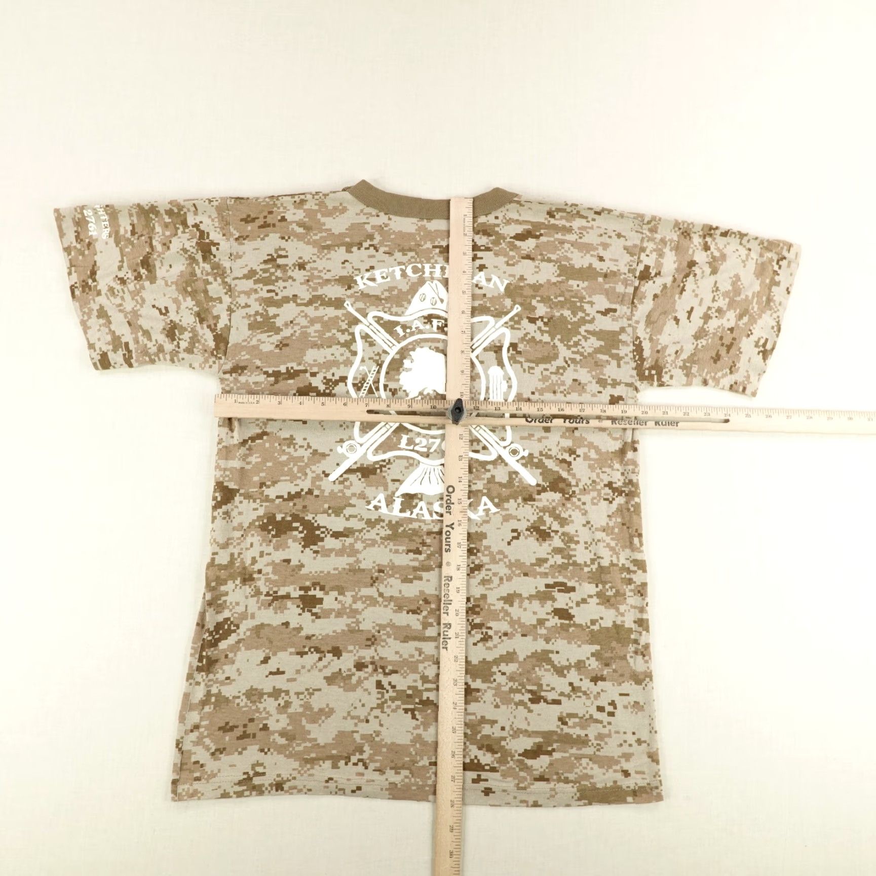 Vintage VINTAGE Ketchikan Alaska Shirt Mens Large Digi Camo Firefighters Local 2761 80s Size US L / EU 52-54 / 3 - 7 Thumbnail