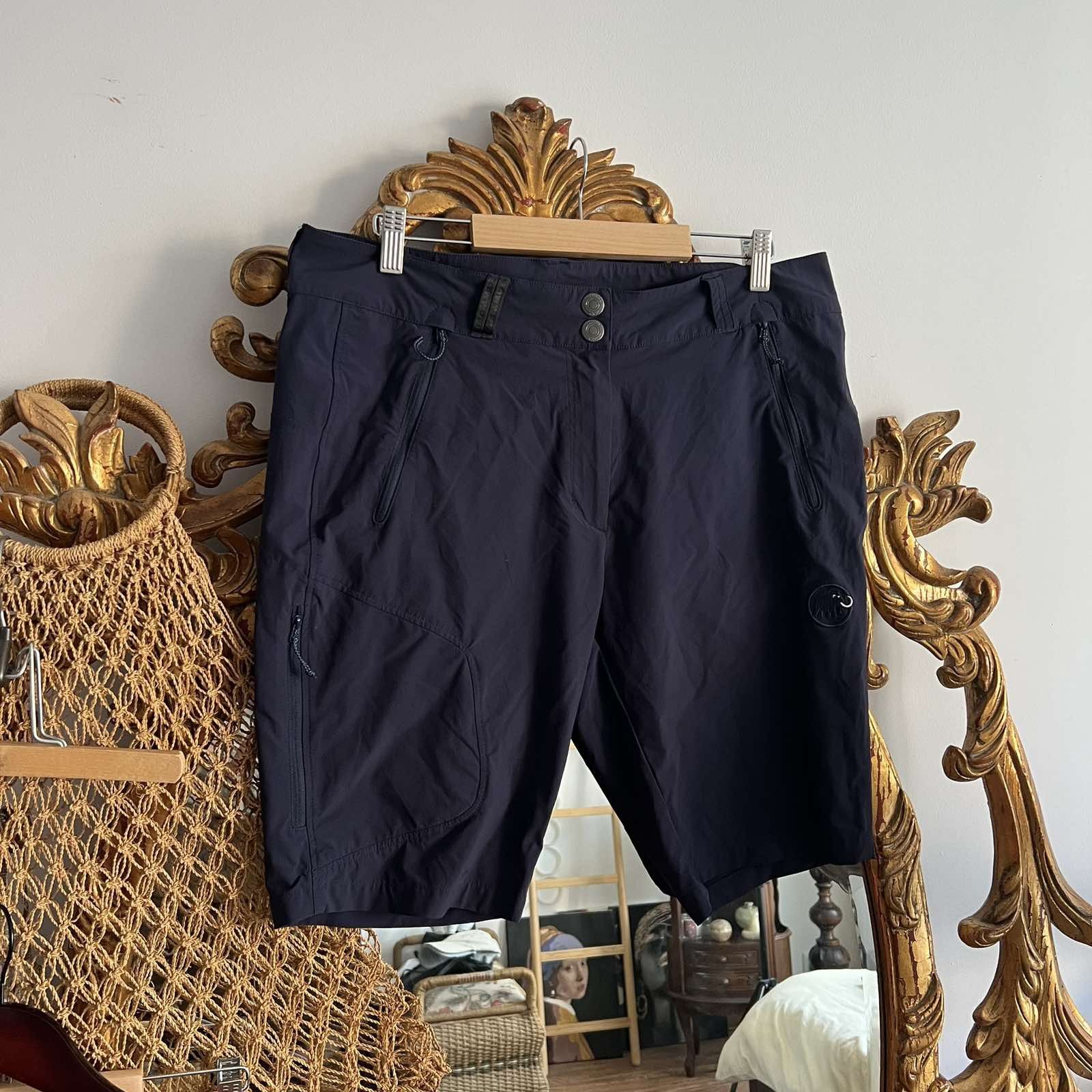 Mammut MAMMUT Shorts Cargo Outdoor Sz 42 Size 42" / US 20 - 1 Thumbnail