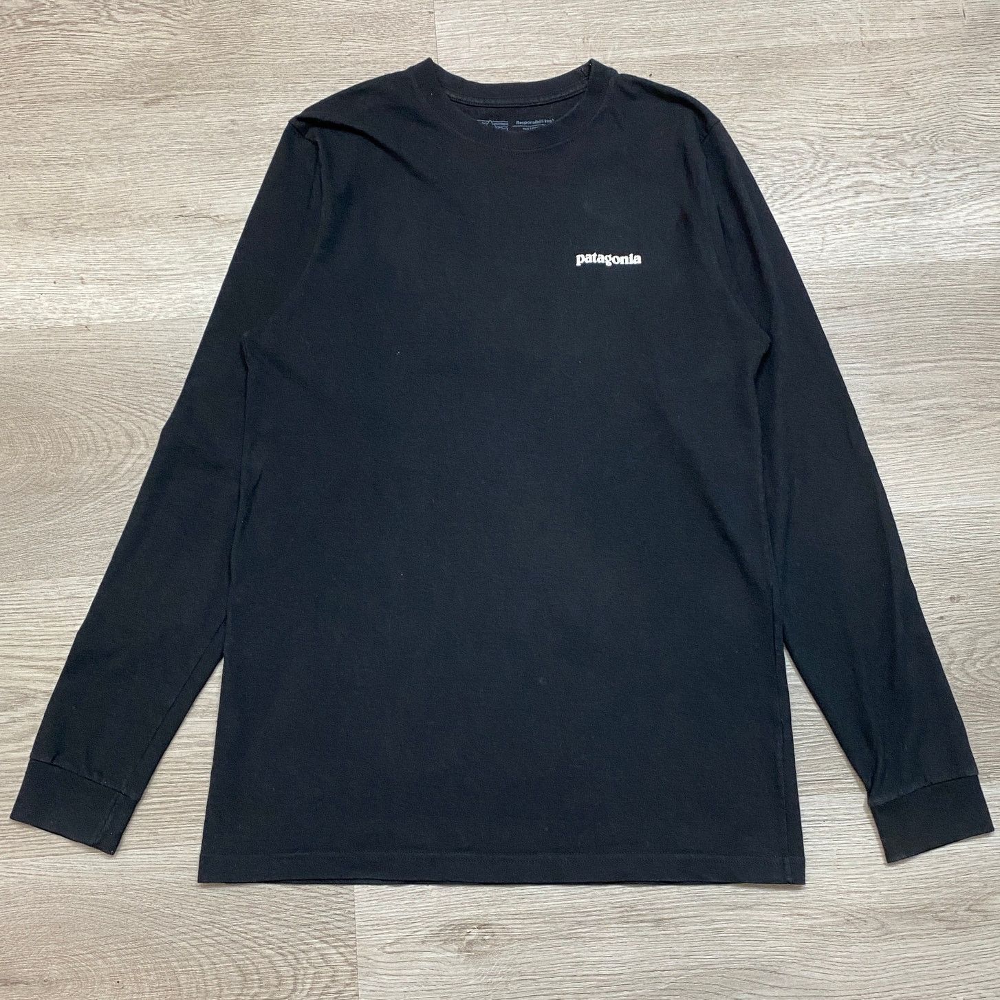 Patagonia Patagonia P-6 Logo Long Sleeve Responsibili-tee Shirt Small Size US S / EU 44-46 / 1 - 2 Thumbnail