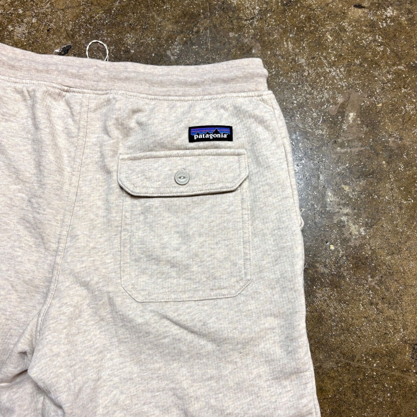 Patagonia Patagonia Men's XS Mahnya Fleece Shorts Loungewear Pumice Size US 27 - 3 Thumbnail