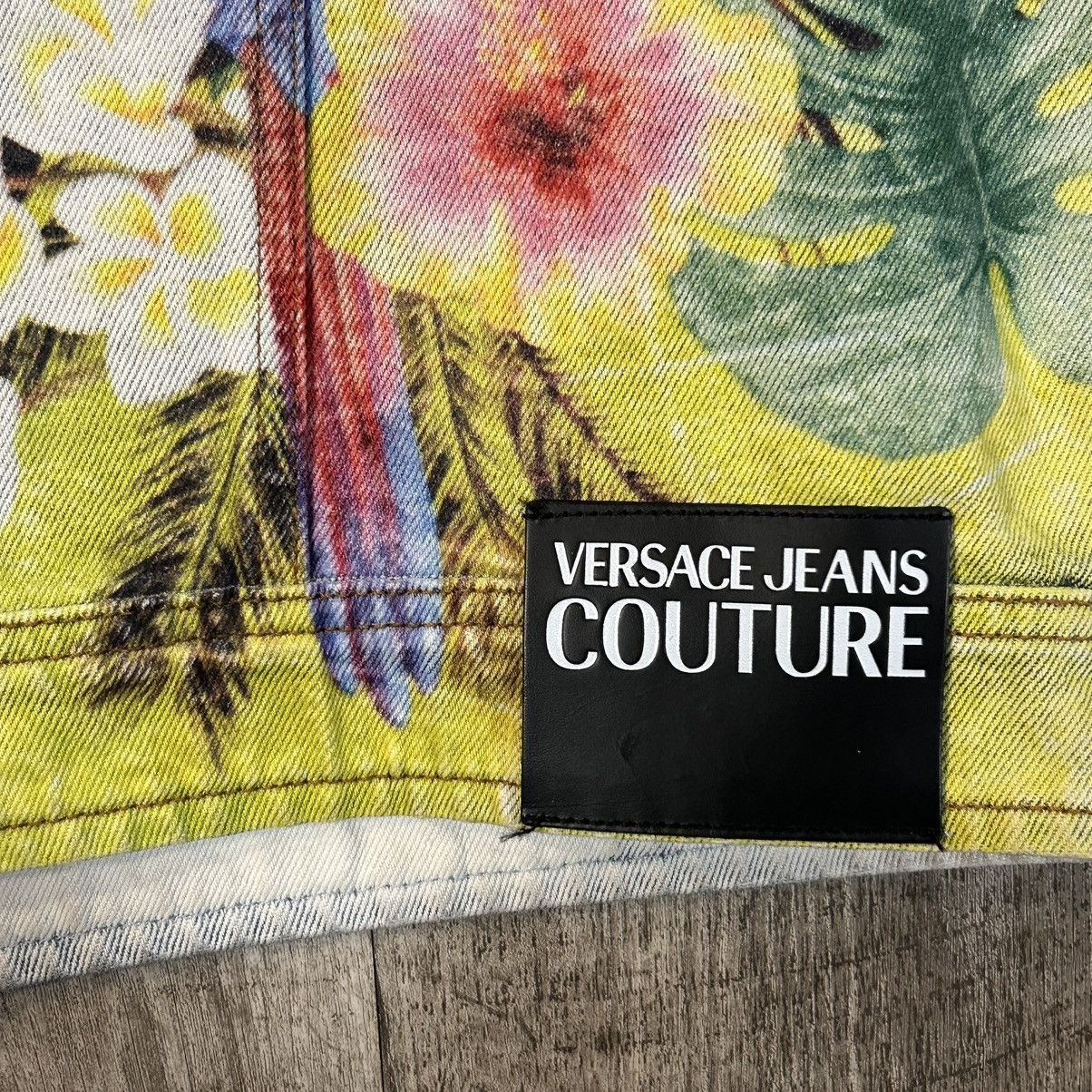 Versace Jeans Couture Birds of Paradise Trucker SZ L Size US L / EU 52-54 / 3 - 5 Thumbnail