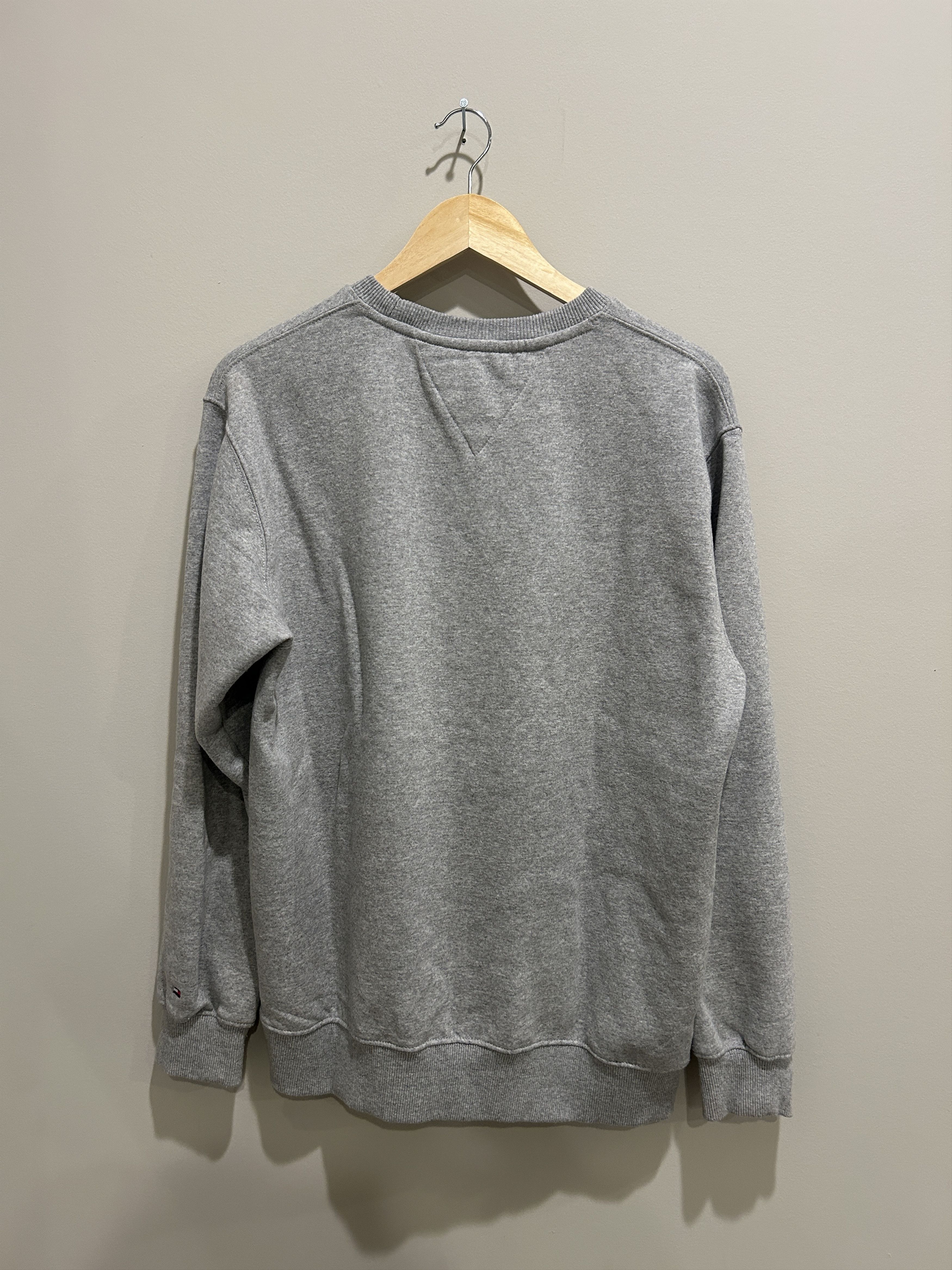 Tommy Hilfiger Tommy Hilfiger Crewneck Size XL / US 12-14 / IT 48-50 - 2 Thumbnail