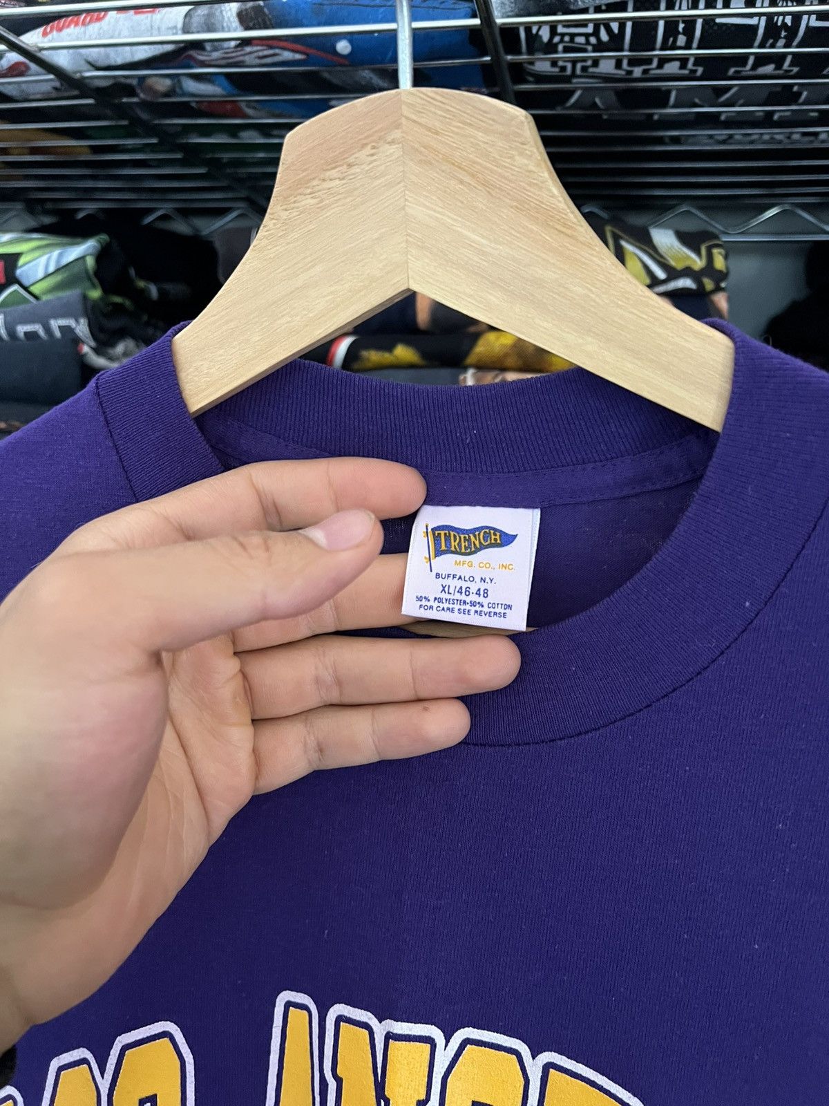Trench USA 80s NBA Los Angeles Lakers Single Stitch Team Tee Size US XL / EU 56 / 4 - 3 Thumbnail