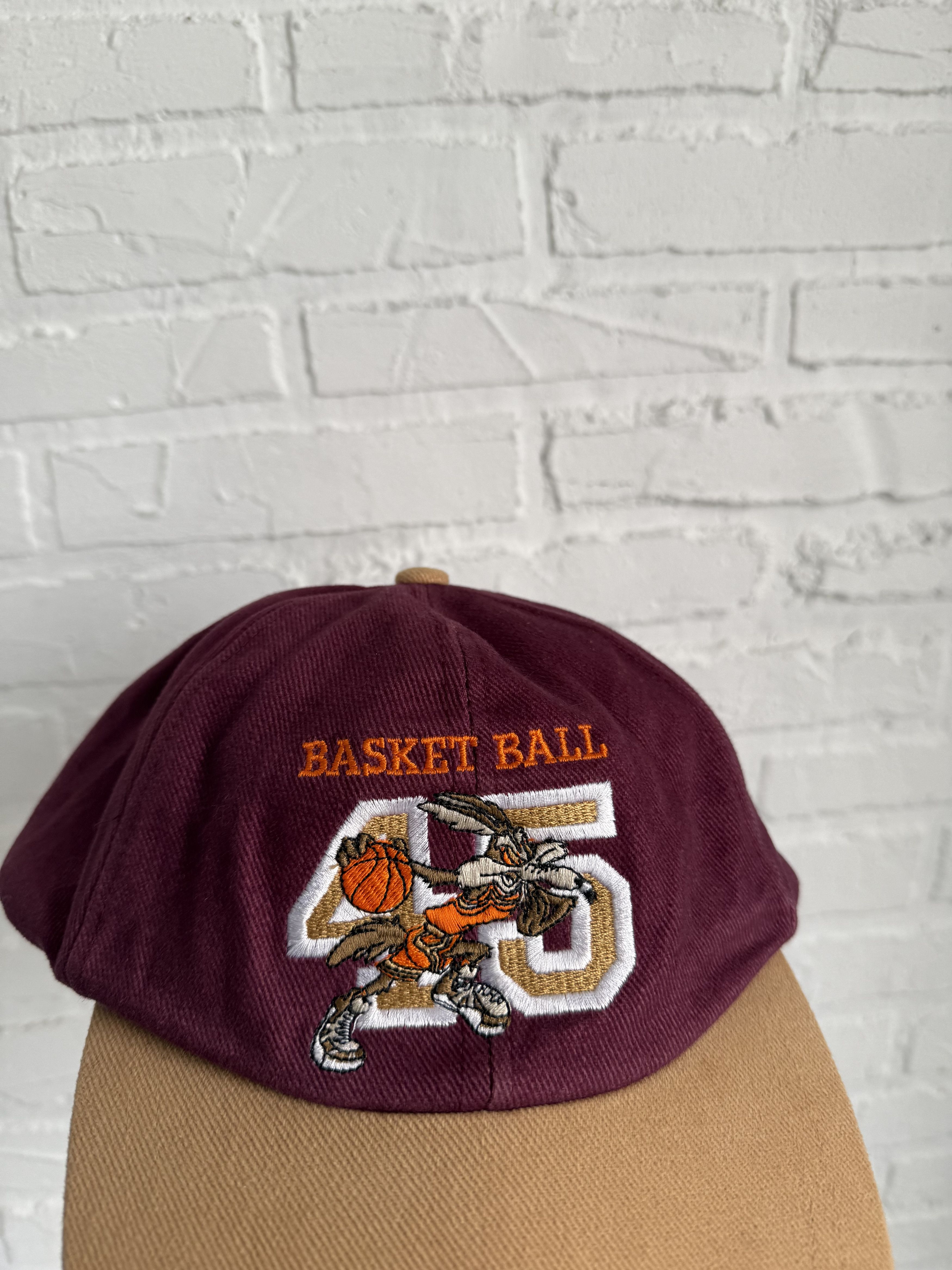 Cartoon Network × NBA × Vintage Vintage 1995 Looney Tunes Wile e coyote basketball cap Size ONE SIZE - 2 Thumbnail