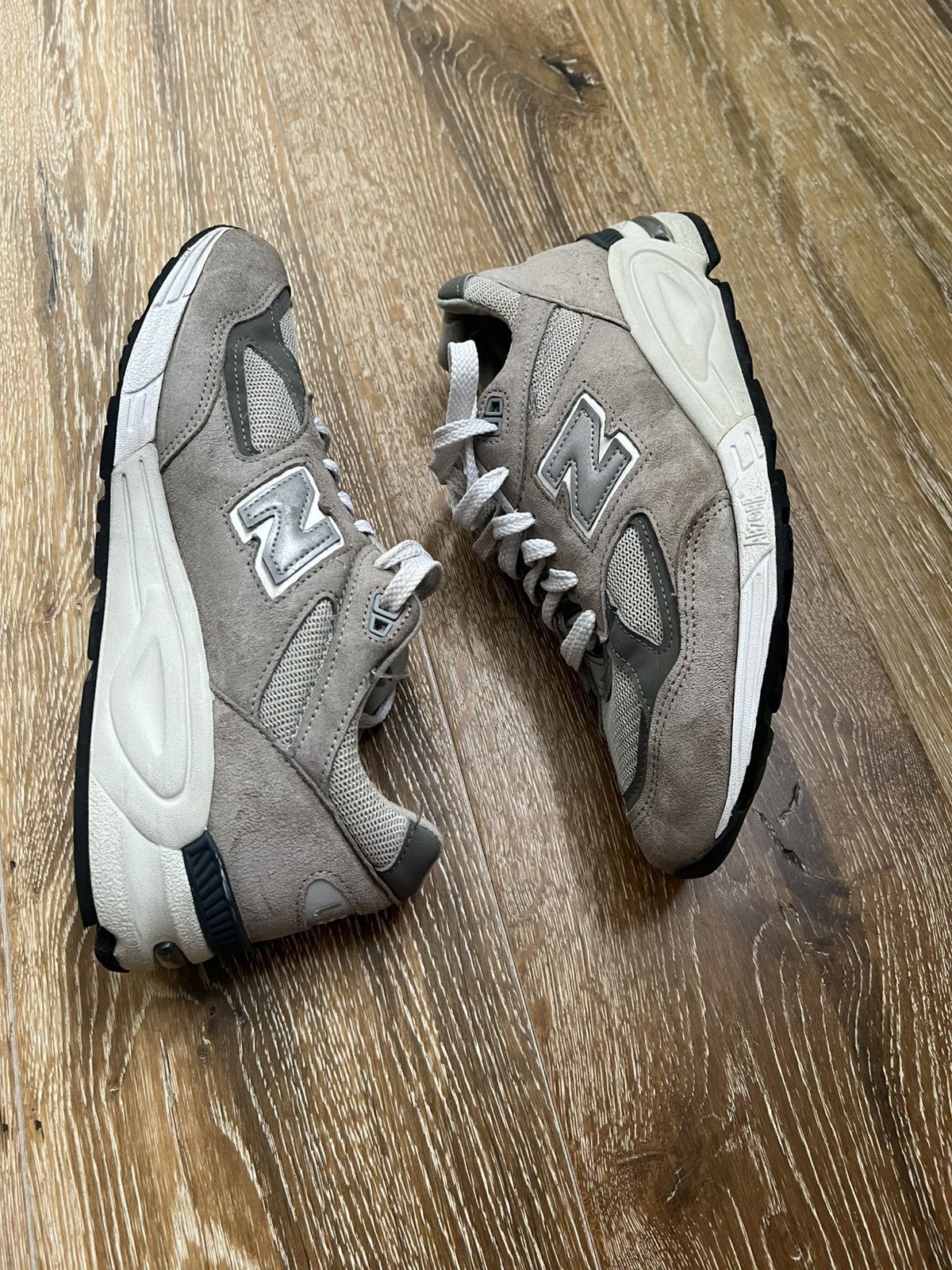 New Balance New Balance 990v2 Size US 9.5 / EU 42-43 - 5 Thumbnail