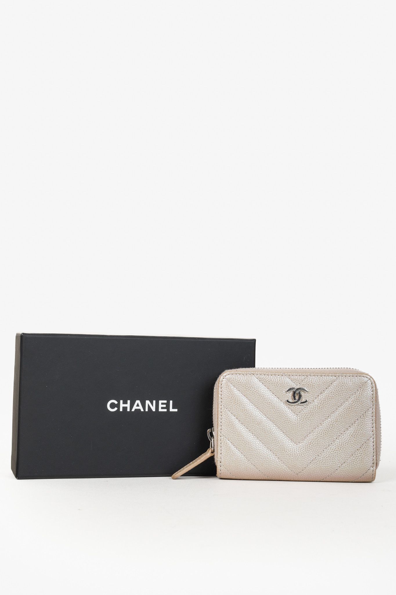 Chanel Chanel Iridescent Caviar Zippered Coin Purse Chevron Size ONE SIZE - 10 Thumbnail
