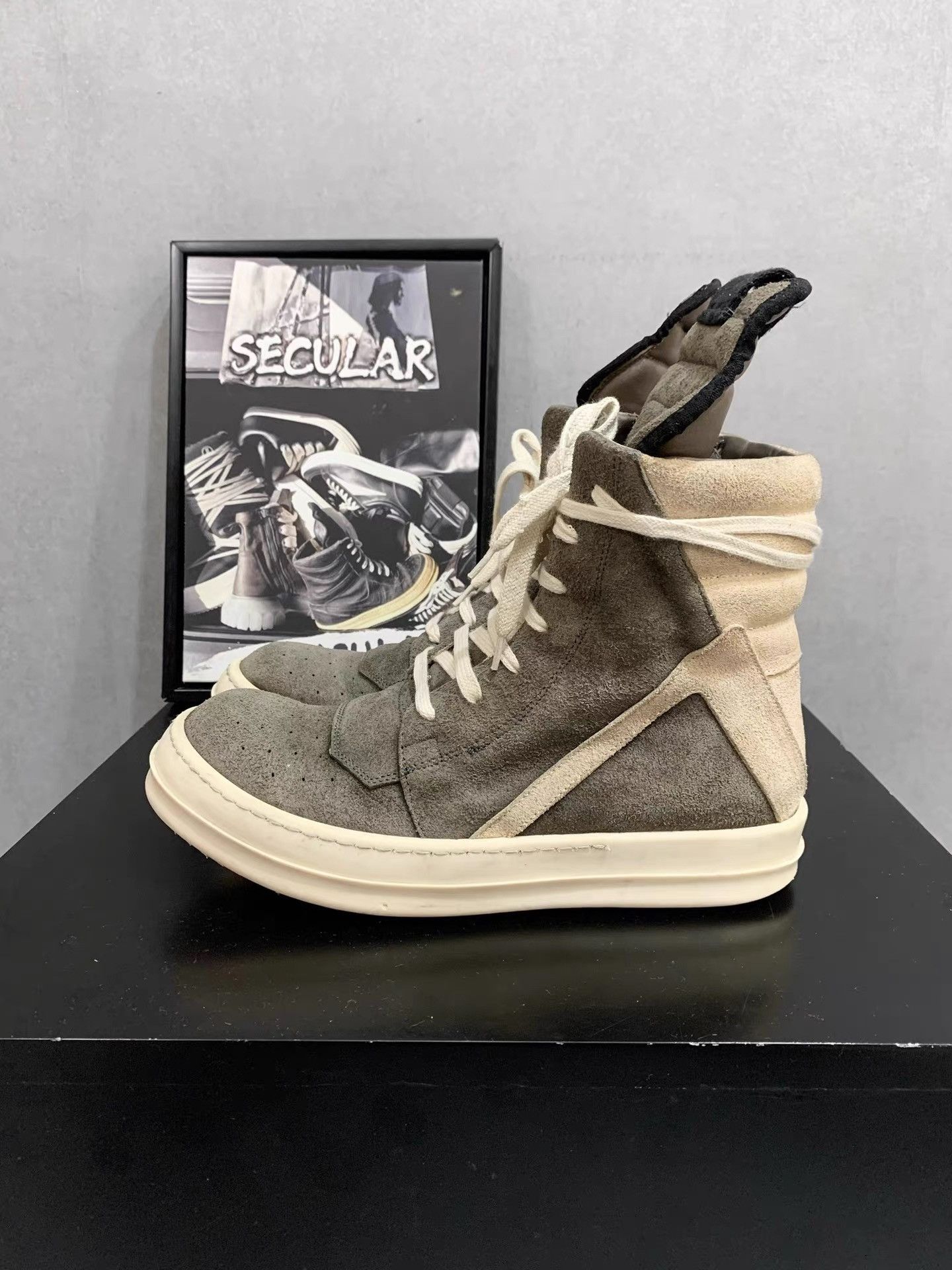 Rick Owens Rick Owens Grey Suede Inverted Triangle Shoes K34 Size US 7.5 / IT 37.5 - 2 Thumbnail