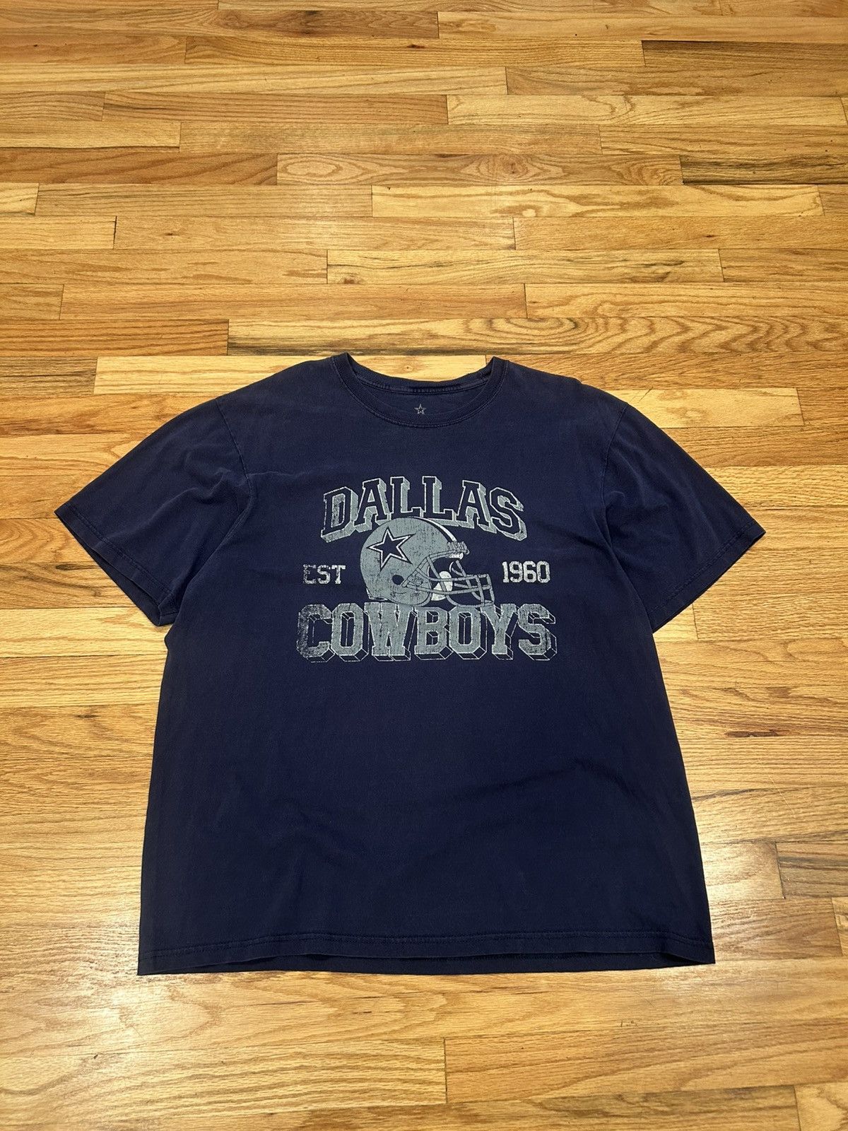 Other Vintage Dallas Cowboys football helmet navy blue t-shirt Size US XL / EU 56 / 4 - 1 Thumbnail