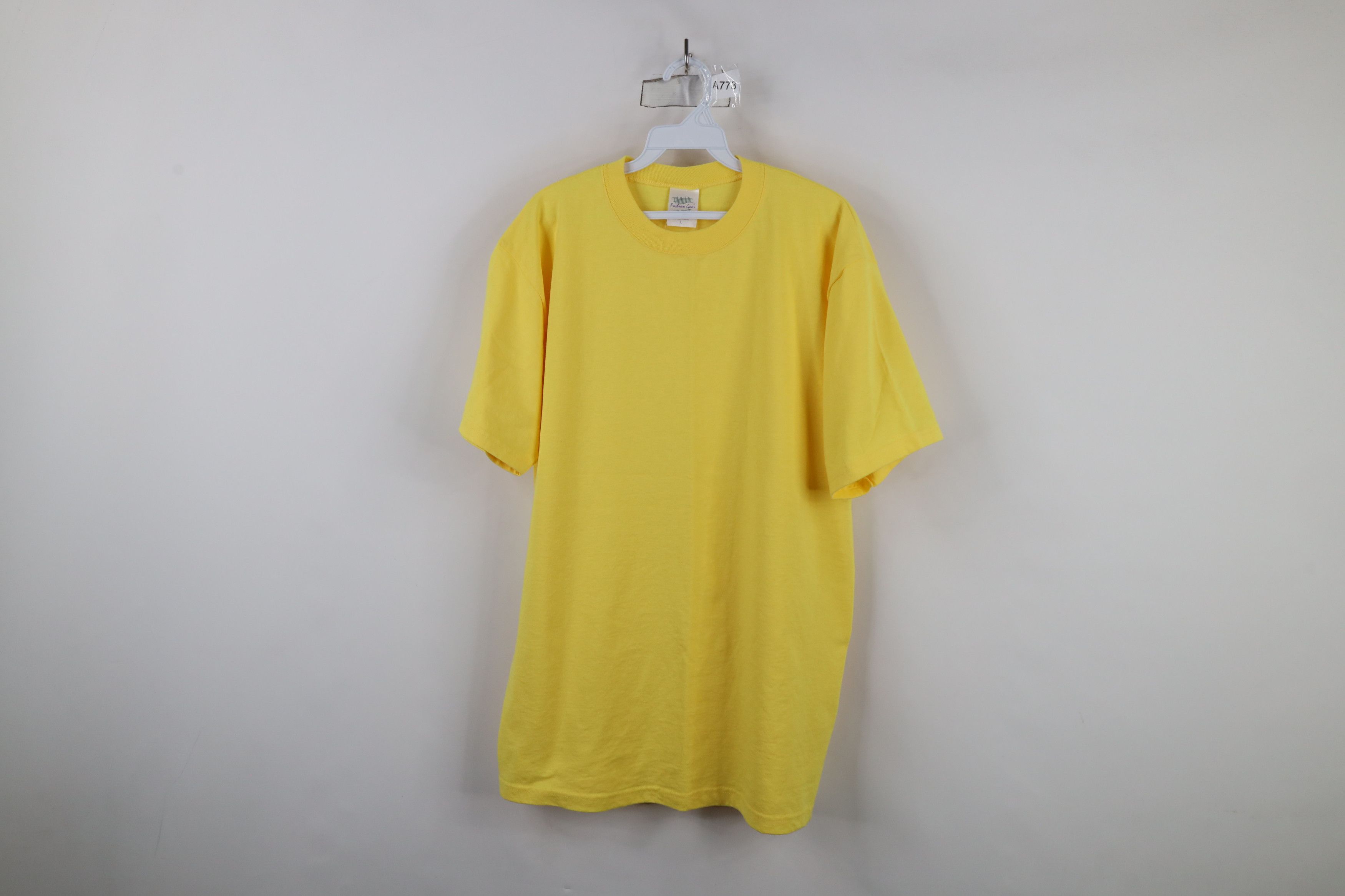 Vintage Deadstock Vintage 90s Streetwear Short Sleeve T-Shirt Yellow Size US L / EU 52-54 / 3 - 1 Thumbnail