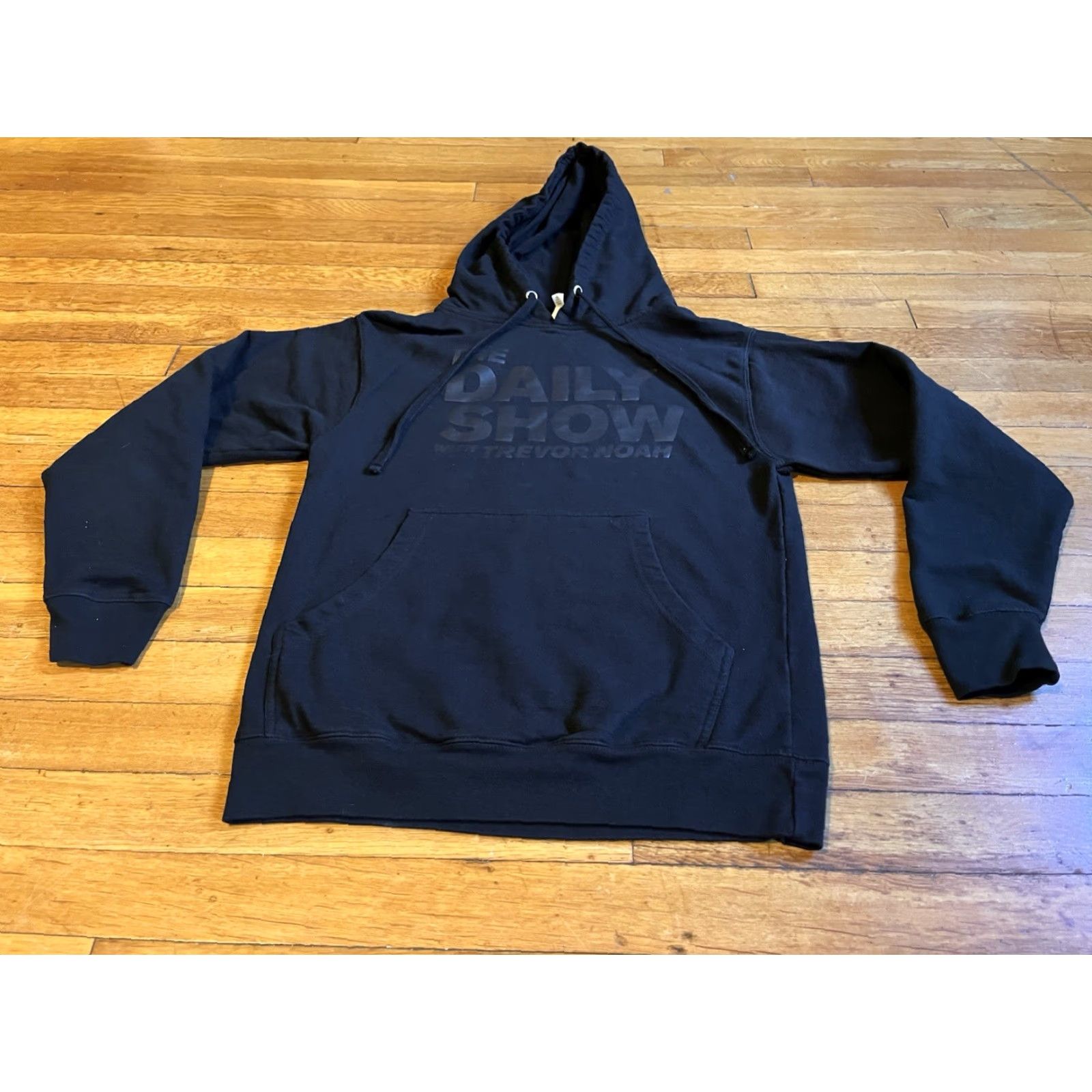 Vintage The Daily Show With Trevor Noah Hoodie Men’s Small Black Hoodie Mens Small Black Graphic Print Logo Trevor Noah Season: Fall, Winter, Spring Ladies? Size US S / EU 44-46 / 1 - 2 Thumbnail