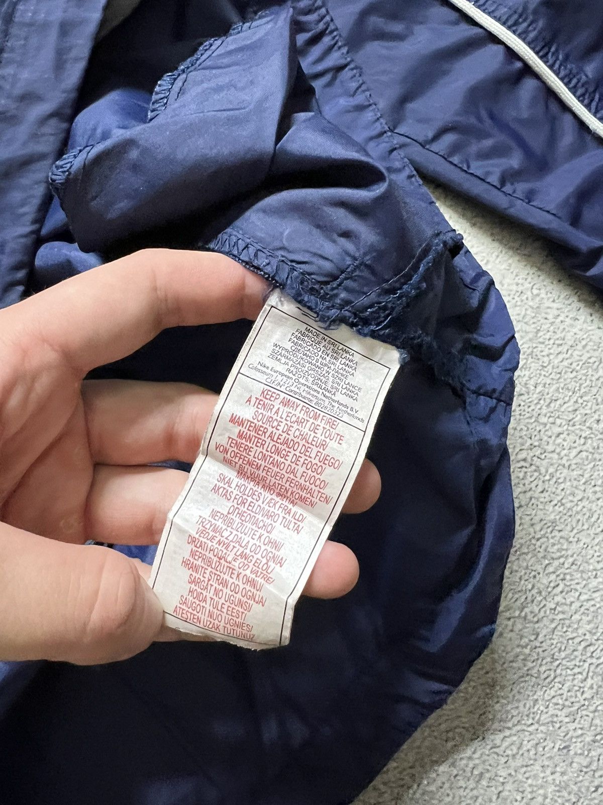 Vintage Vintage Y2K Nike Nylon Mini Logo Jacket 00’s Size US M / EU 48-50 / 2 - 11 Thumbnail