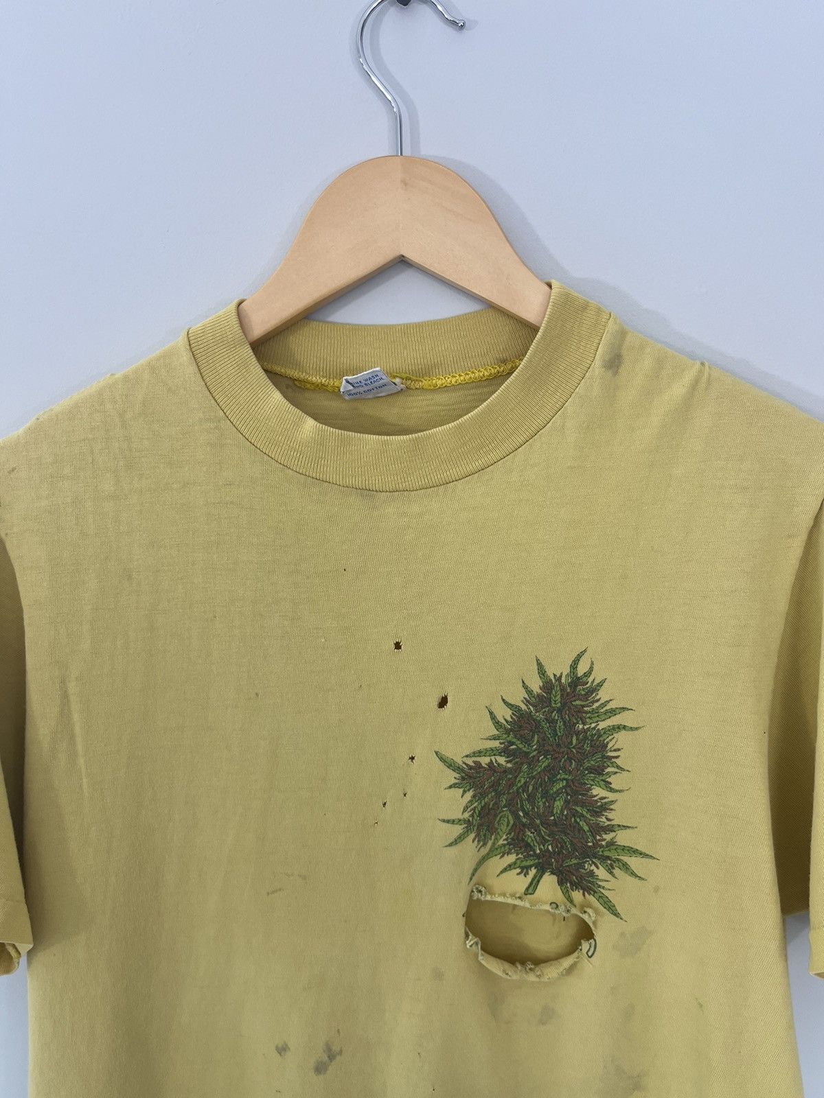 Vintage Single Stitch Thrashed Marijuana Bud Weed Tee Size US M / EU 48-50 / 2 - 3 Thumbnail