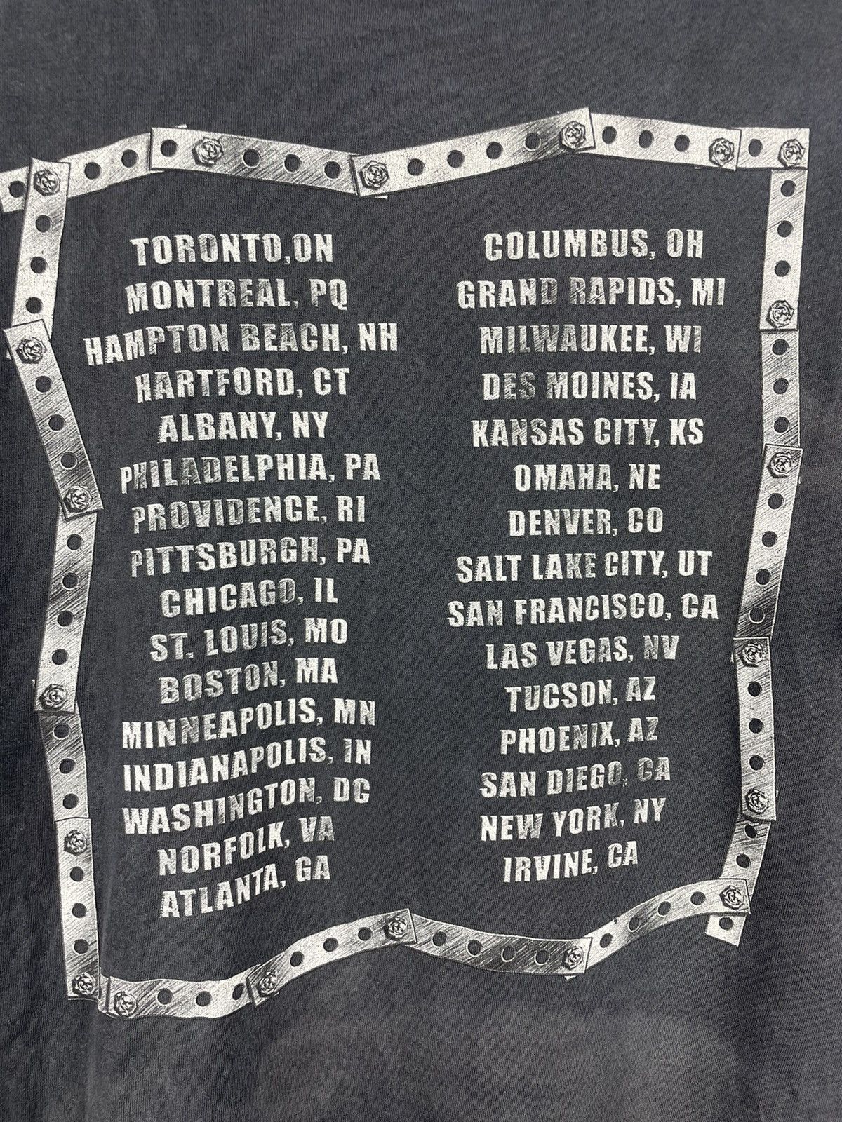 Band Tees Vintage Staind rock band tour sun faded distressed t shirt Size US L / EU 52-54 / 3 - 4 Thumbnail