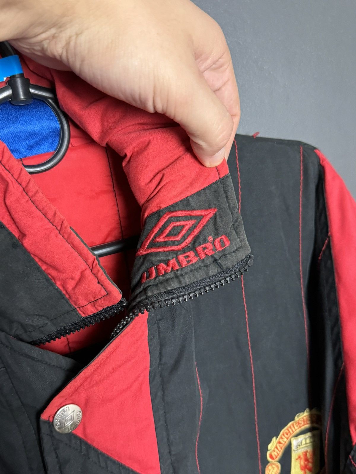 Umbro Vintage Manchester United Sharp Training Football Jacket Size US L / EU 52-54 / 3 - 7 Thumbnail
