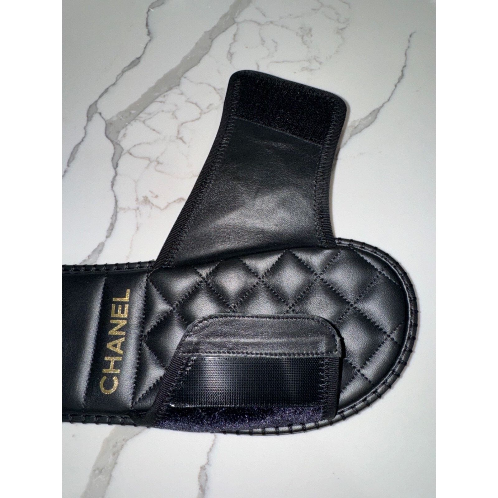 Chanel Chanel 23M Black Velvet Crystal CC Logo Hotel Mule Slide Size US 10 / IT 40 - 17 Thumbnail